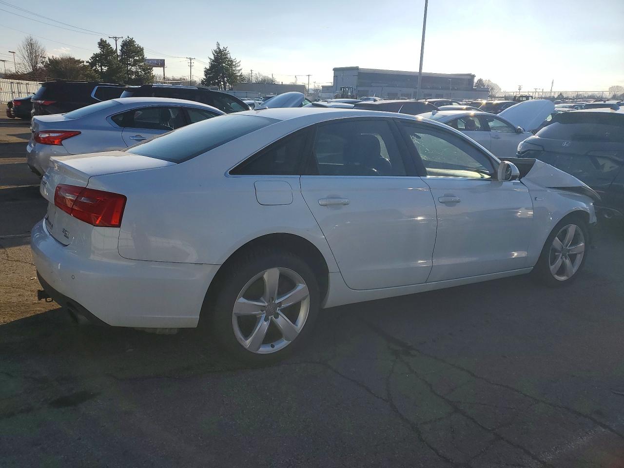 2012 Audi A6 Premium Plus White vin: WAUGGAFC8CN137418