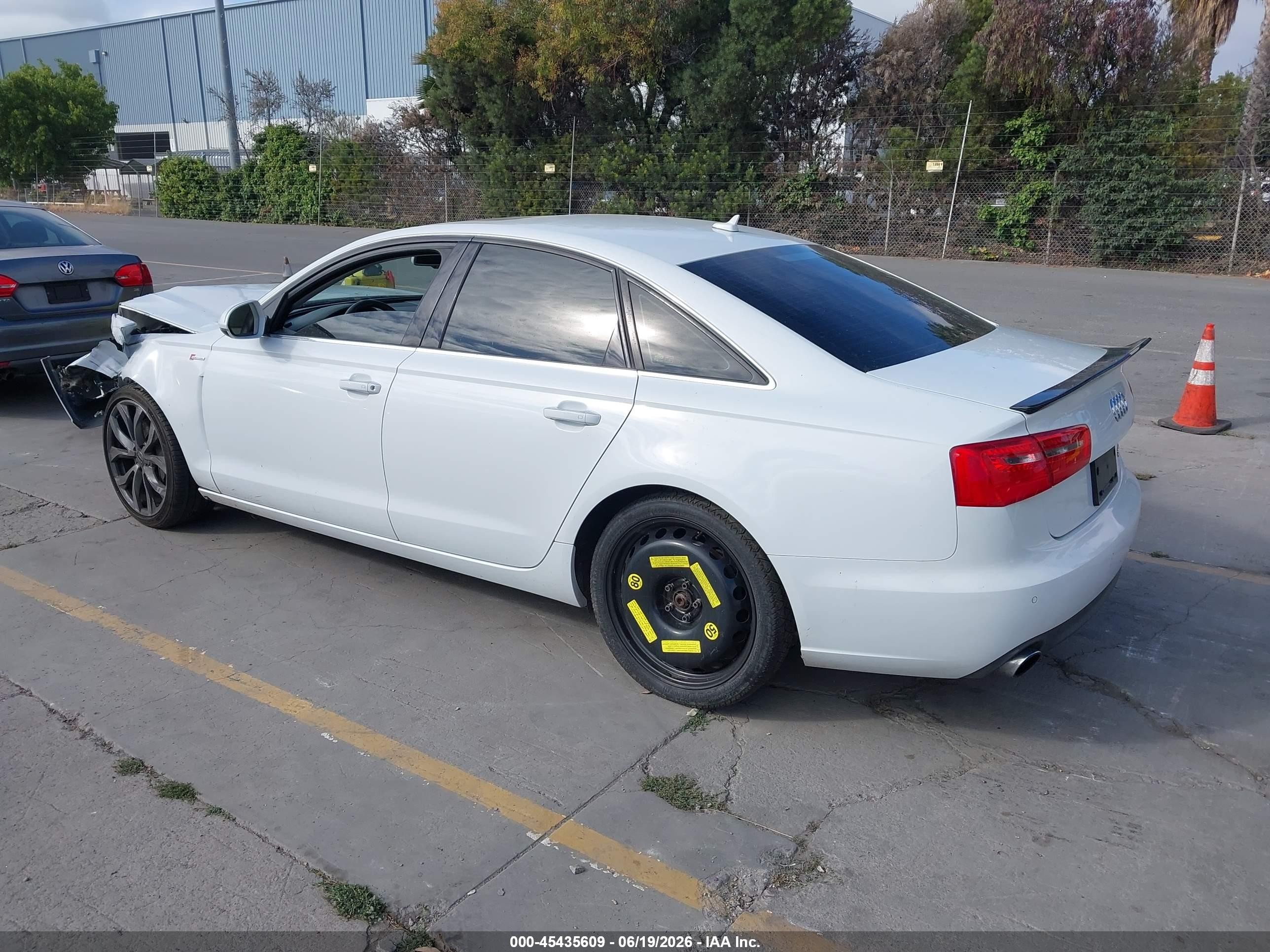 2013 Audi A6 3.0t Premium Cream vin: WAUGGAFC8DN132575