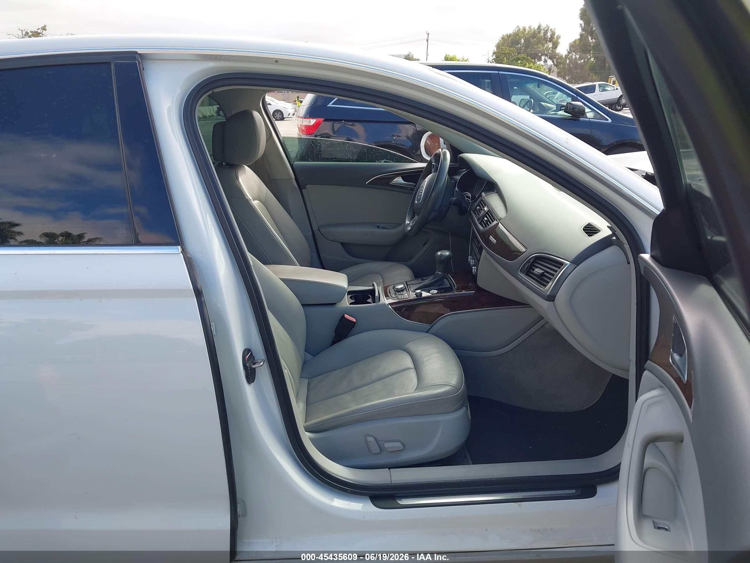2013 Audi A6 3.0t Premium Cream vin: WAUGGAFC8DN132575