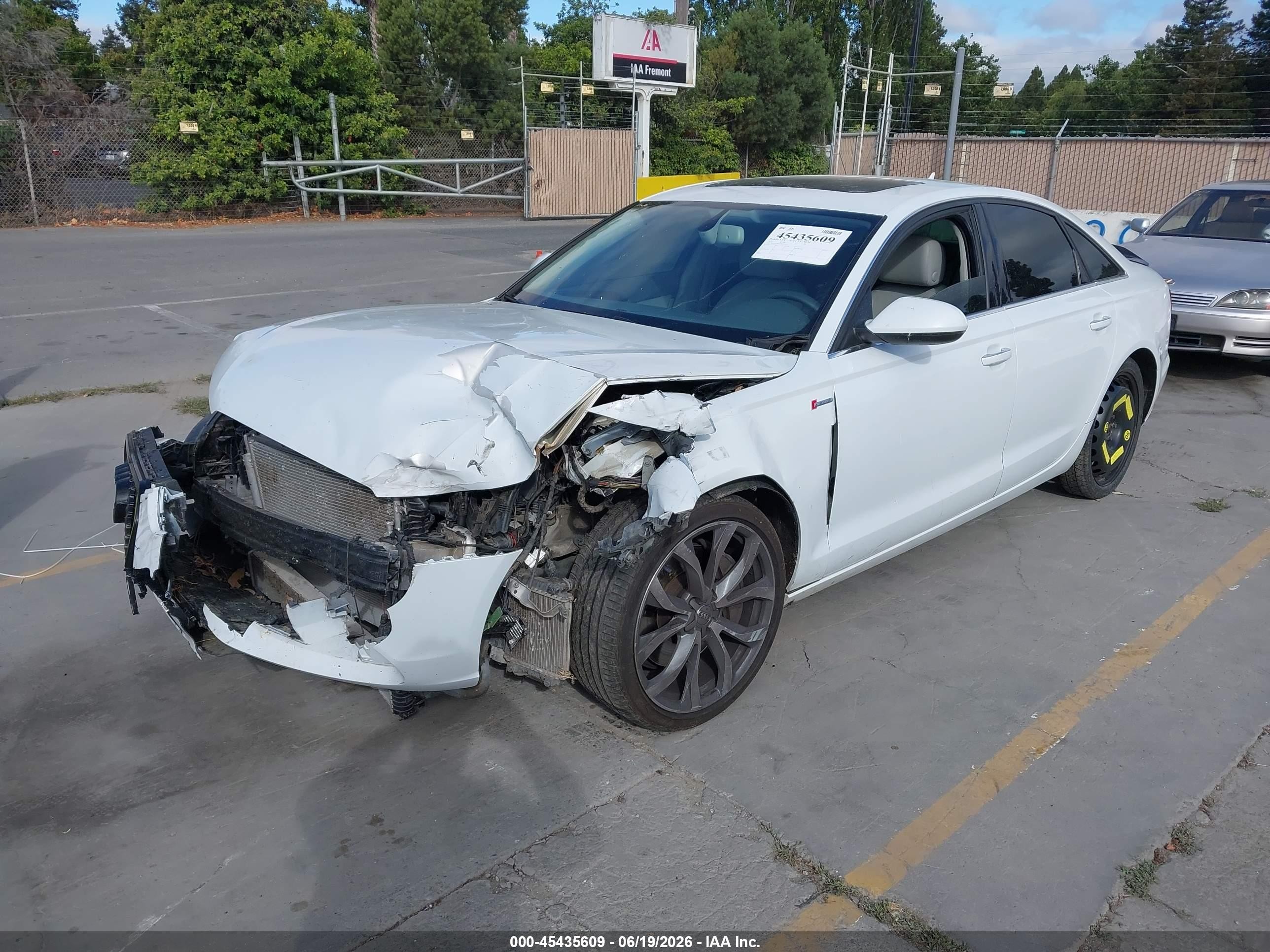 2013 Audi A6 3.0t Premium Cream vin: WAUGGAFC8DN132575
