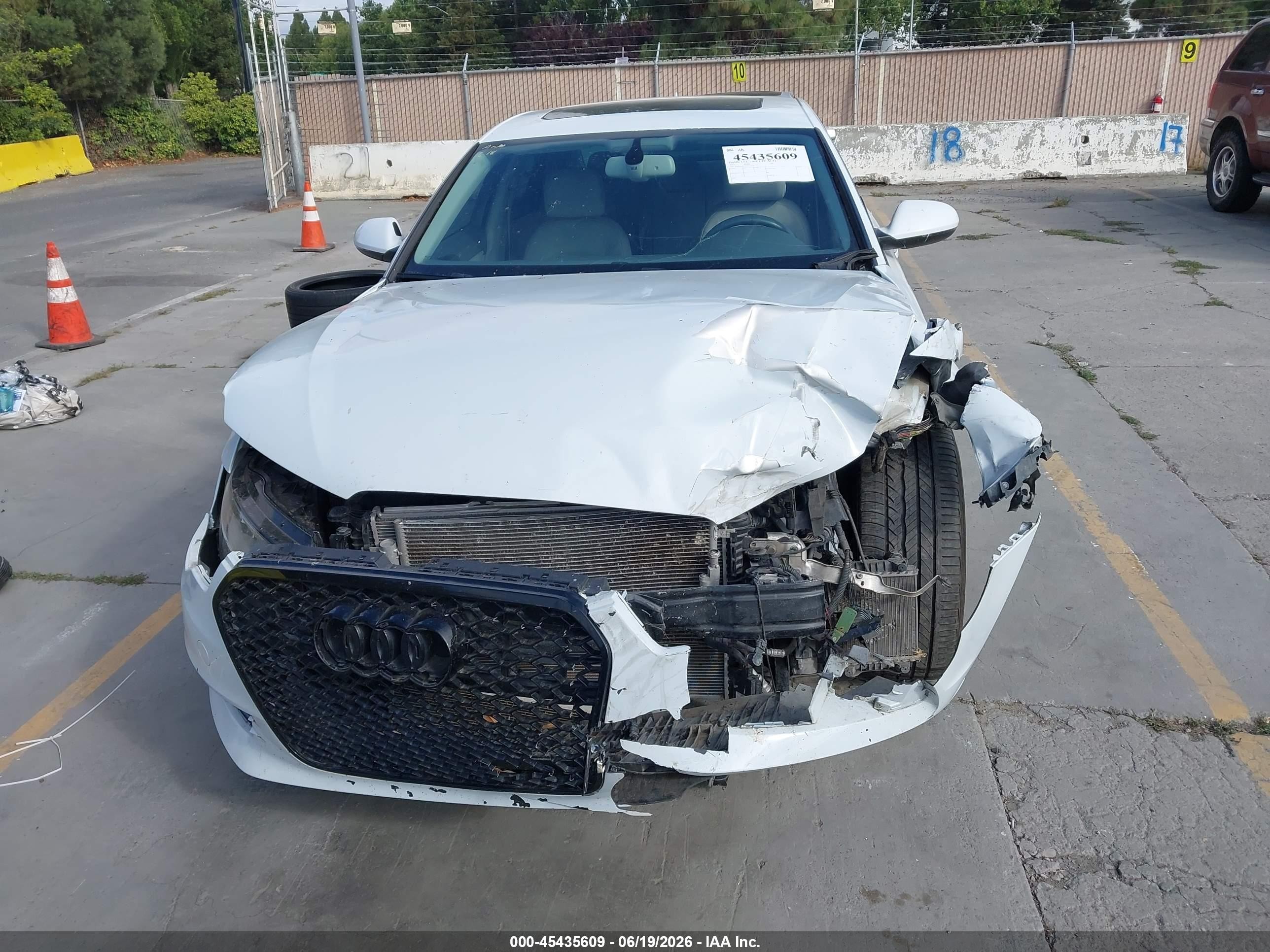 2013 Audi A6 3.0t Premium Cream vin: WAUGGAFC8DN132575