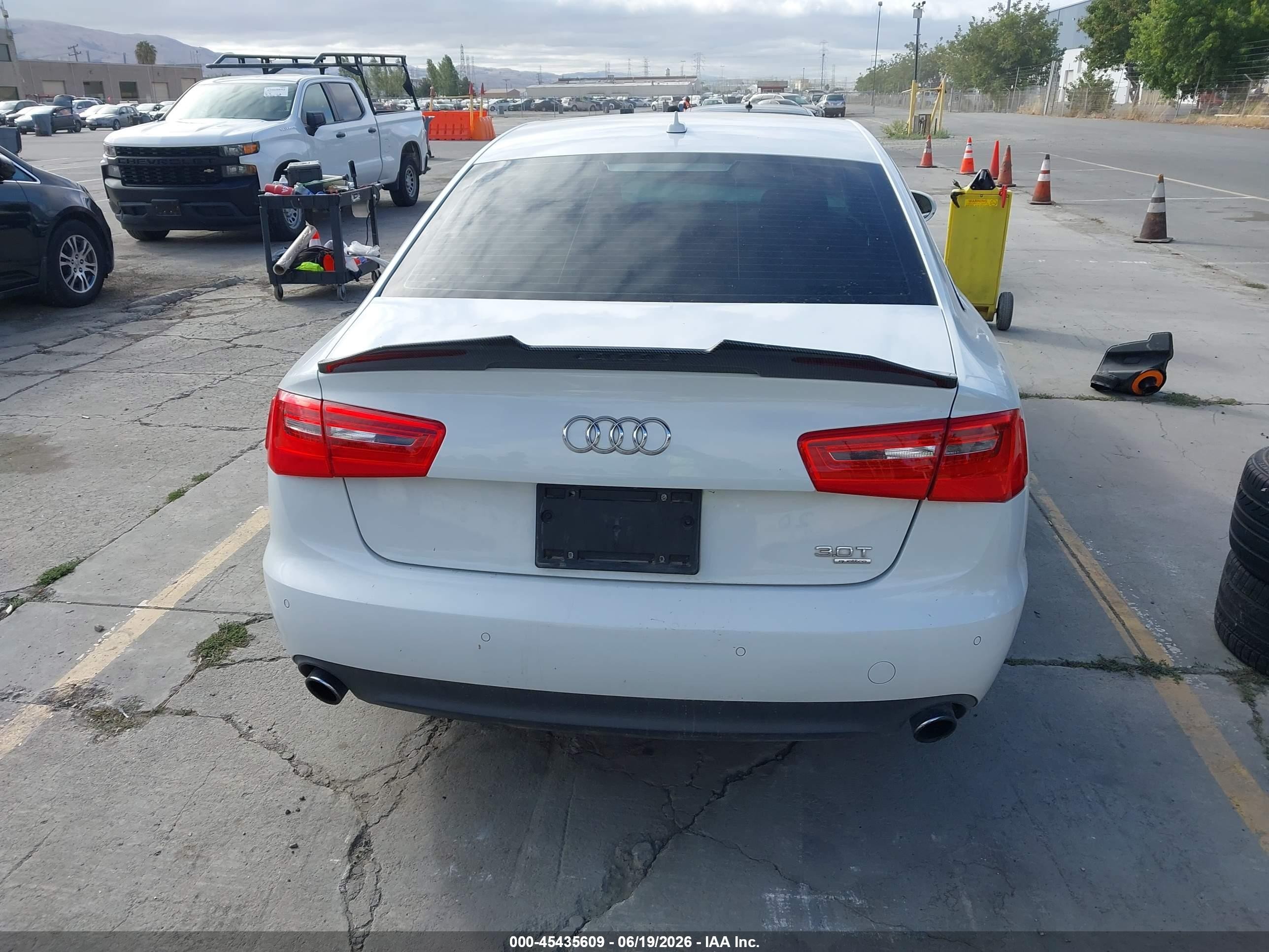 2013 Audi A6 3.0t Premium Cream vin: WAUGGAFC8DN132575