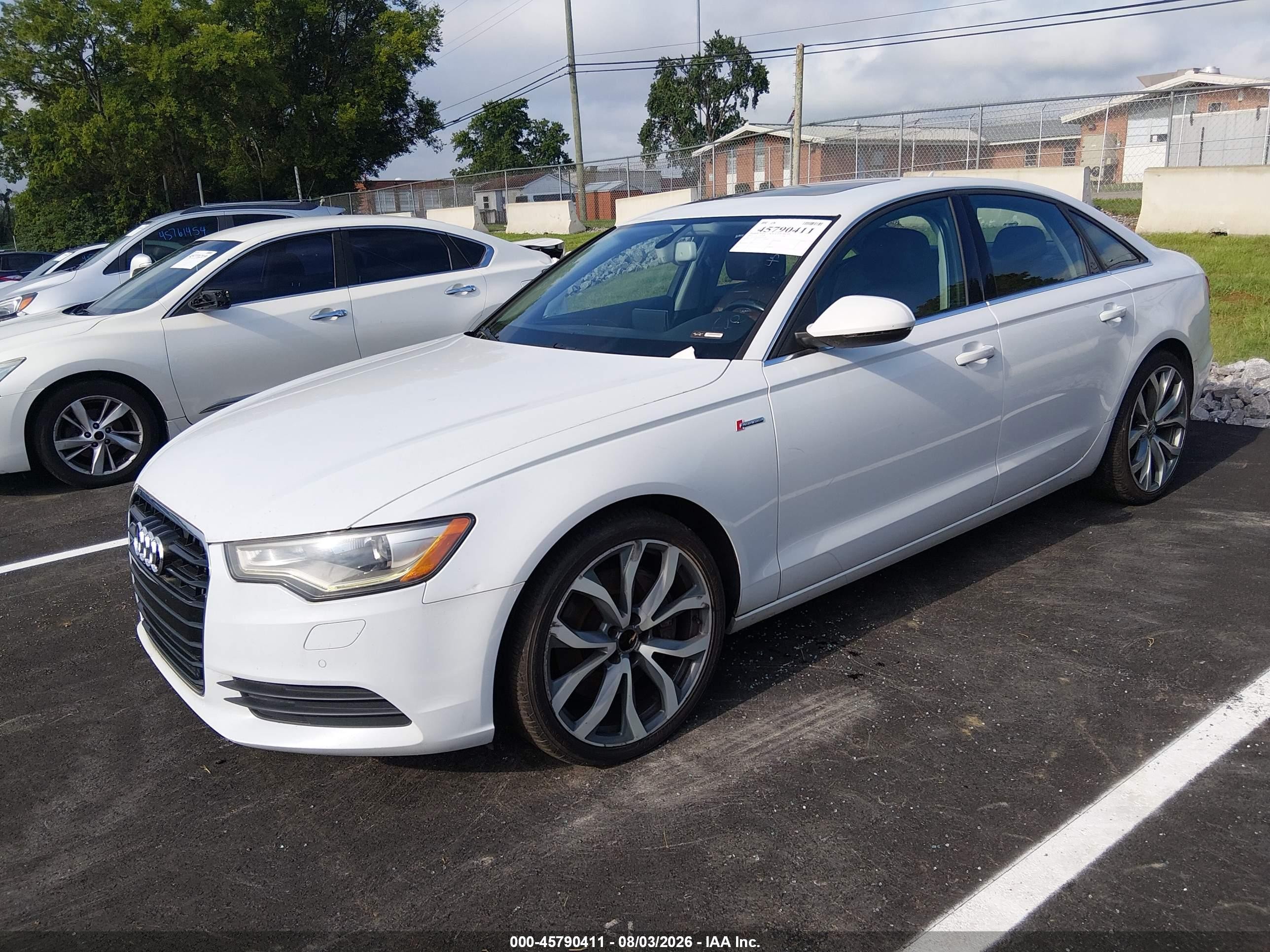 2012 Audi A6 3.0t Premium Plus Белый vin: WAUGGAFC9CN101785