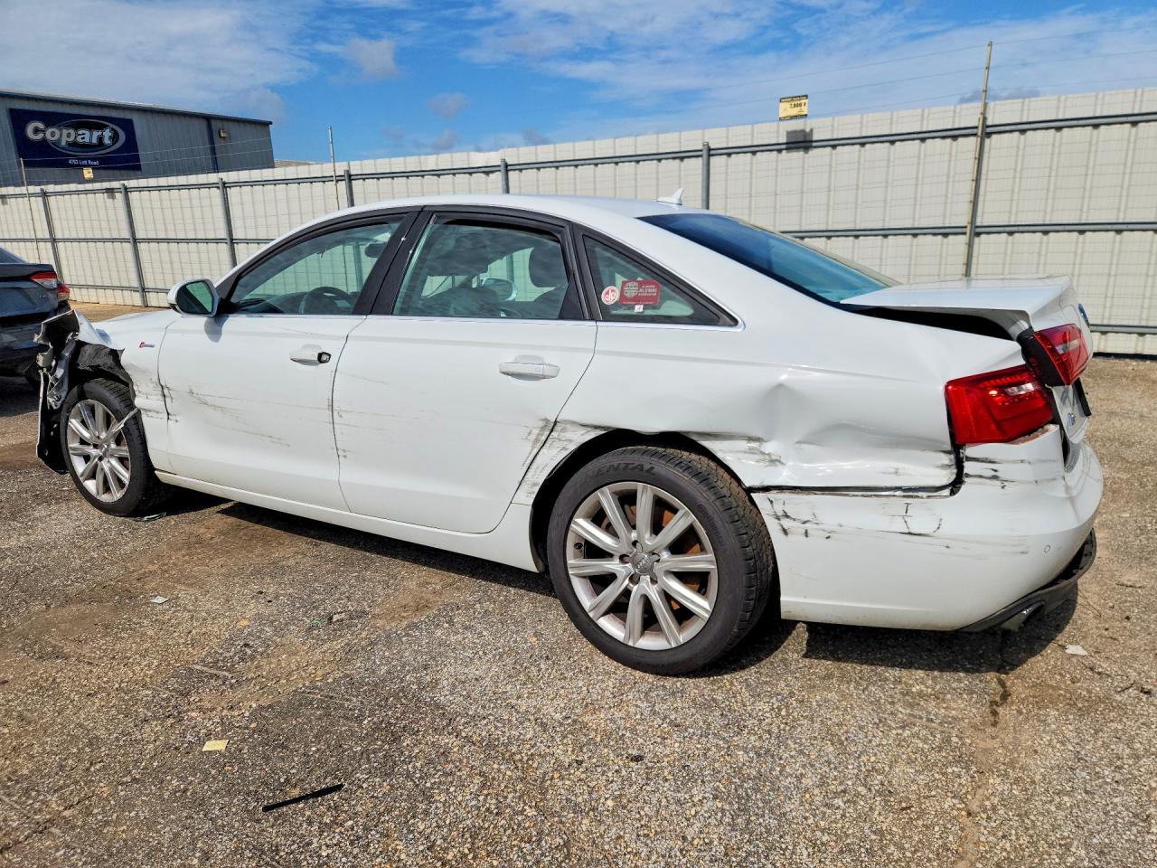 2013 Audi A6 Premium Plus White vin: WAUGGAFCXDN142072