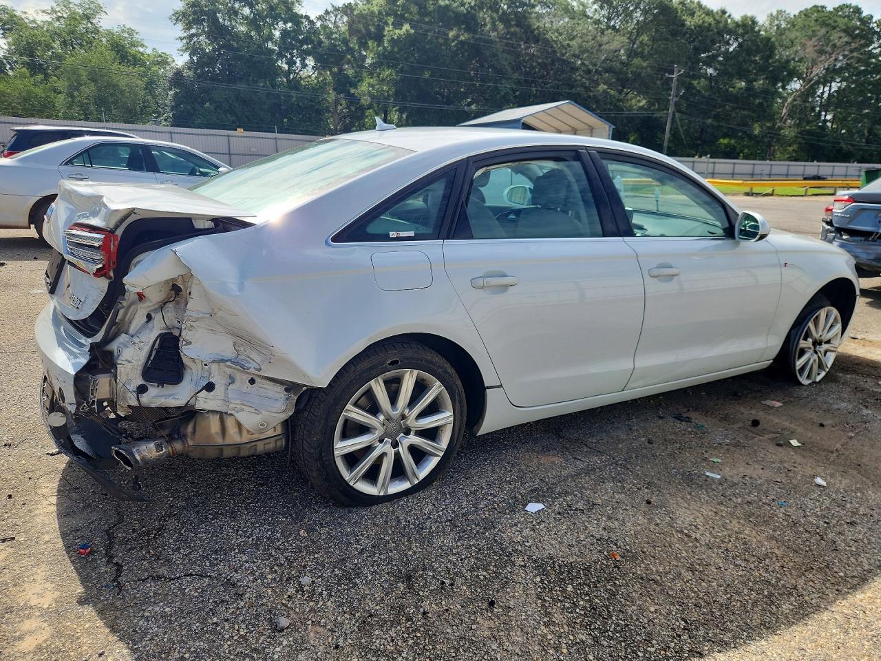 2013 Audi A6 Premium Plus White vin: WAUGGAFCXDN142072