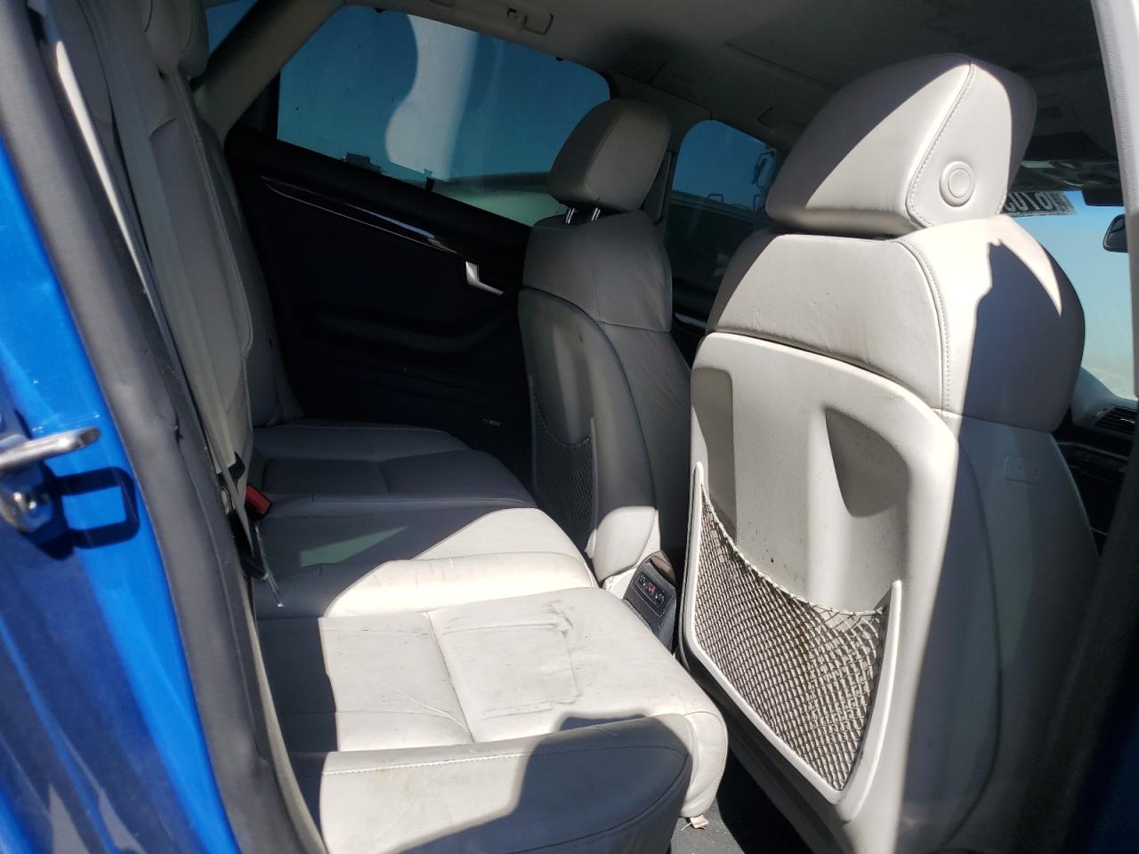 2005 Audi New S4 Quattro Blue vin: WAUGL68E15A459139