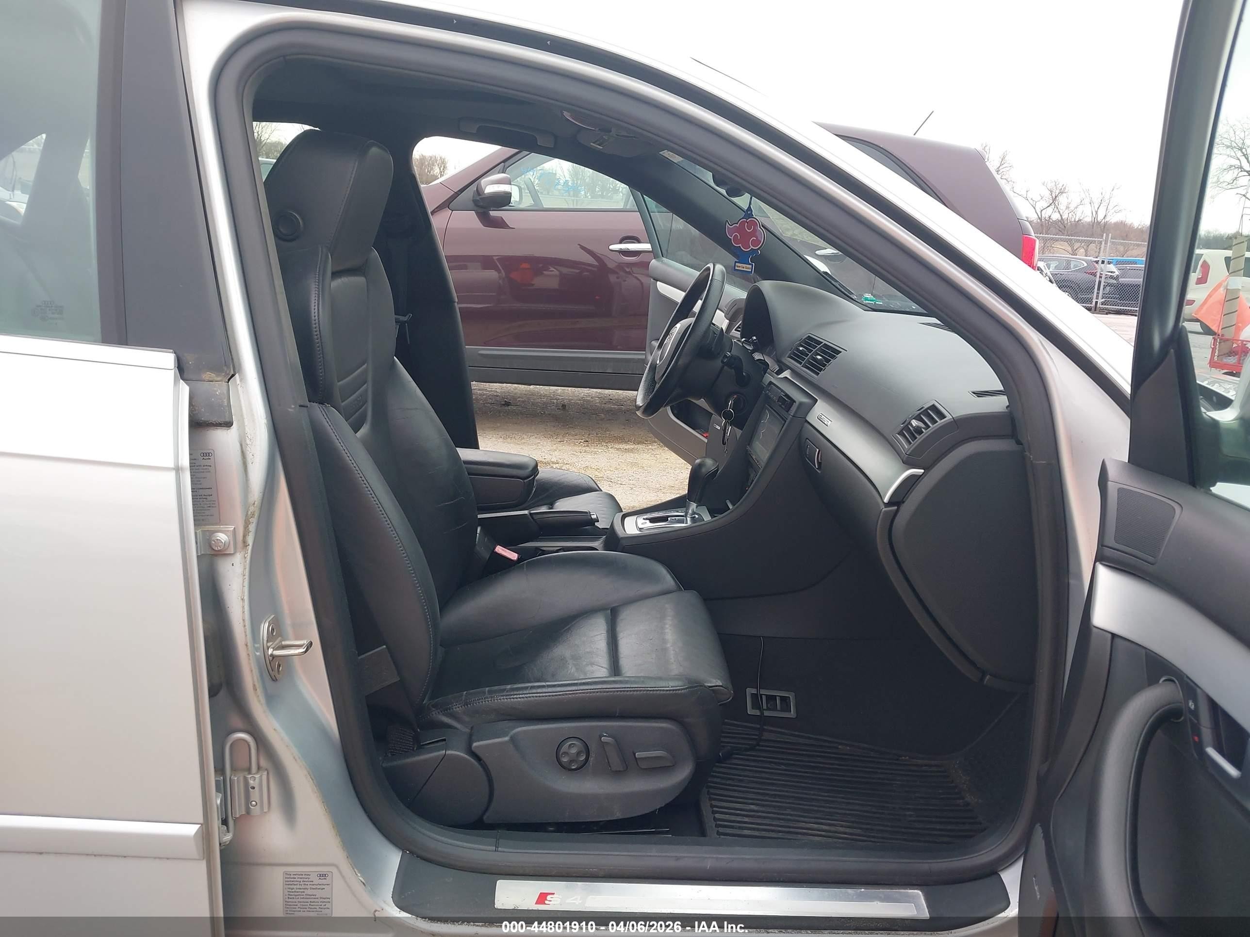 2006 Audi S4 4.2 Серебряный vin: WAUGL78E46A007273