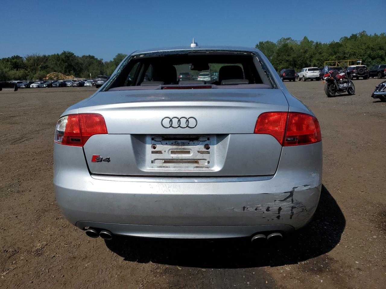2006 Audi S4 Quattro Silver vin: WAUGL78E56A124232