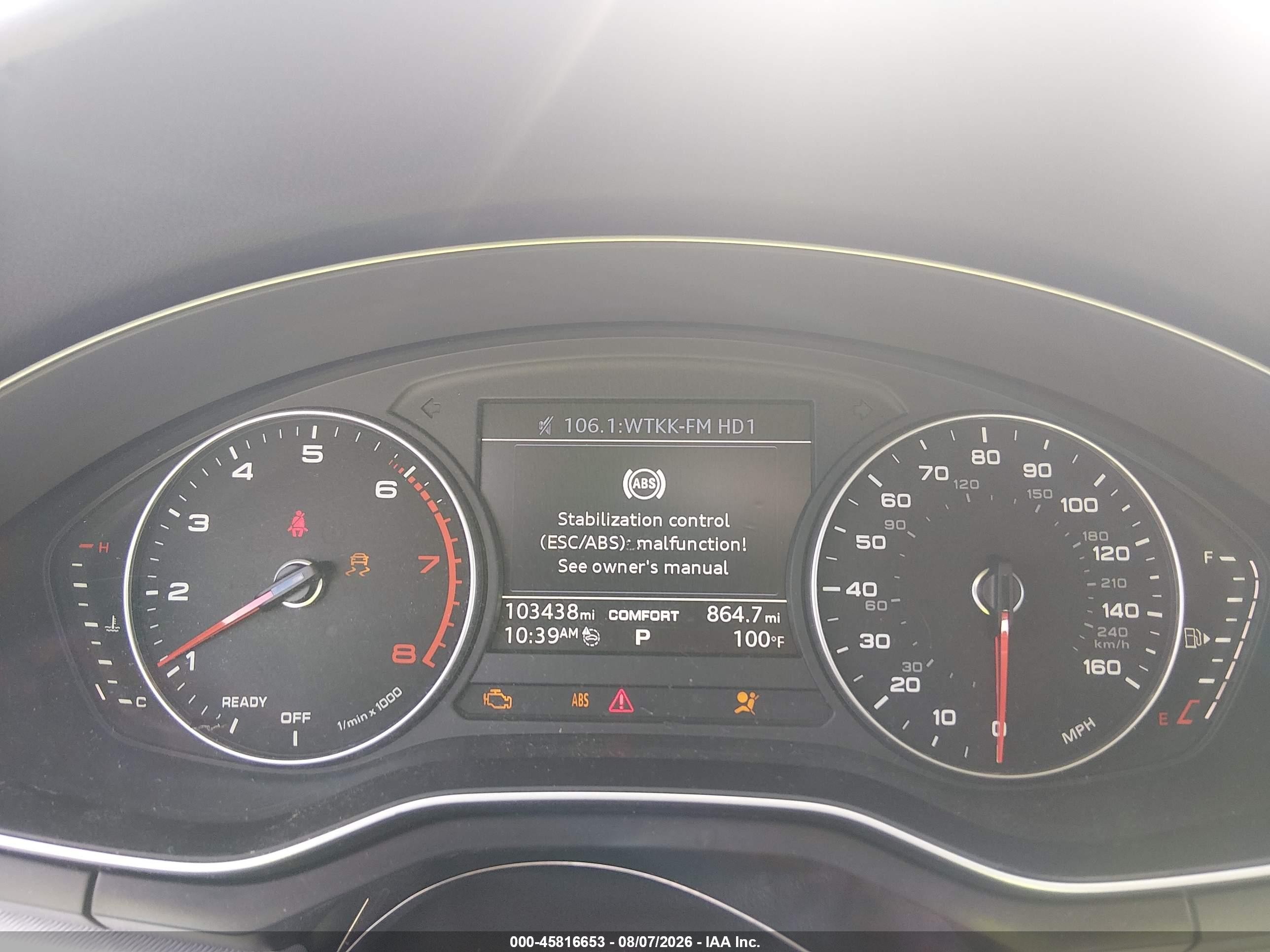 2017 Audi A4 Ultra Premium Белый vin: WAUGMAF40HA169344