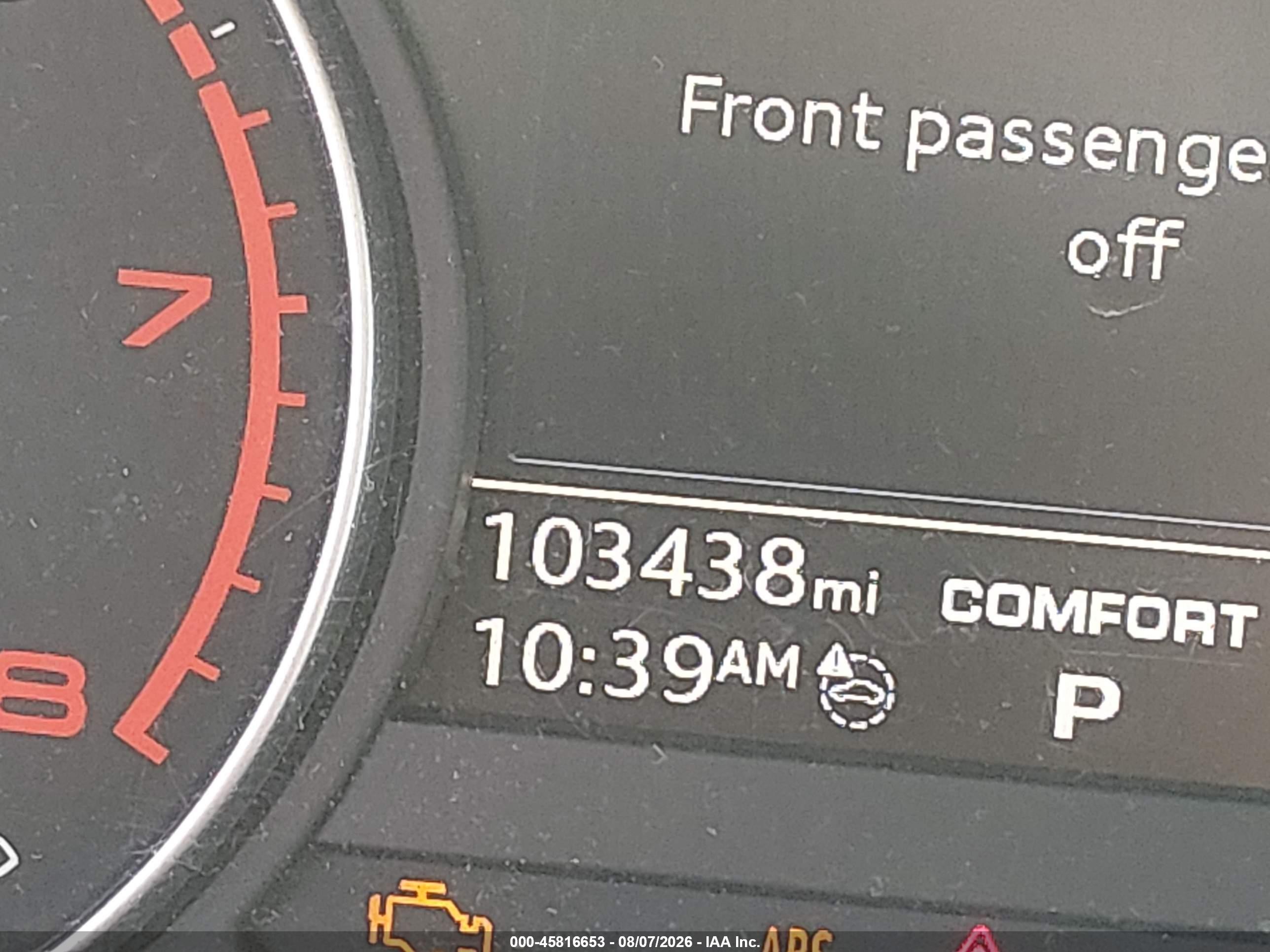 2017 Audi A4 Ultra Premium Белый vin: WAUGMAF40HA169344