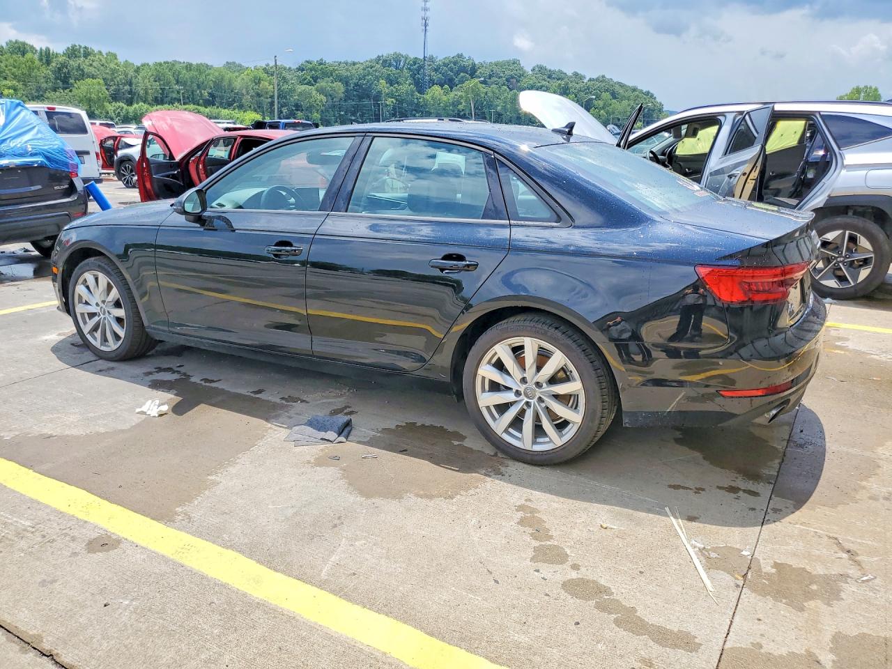 2017 Audi A4 Ultra Premium Black vin: WAUGMAF43HN031967