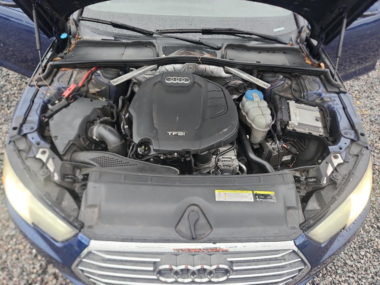 2017 Audi A4 Ultra Premium Синий vin: WAUGMAF47HN035892