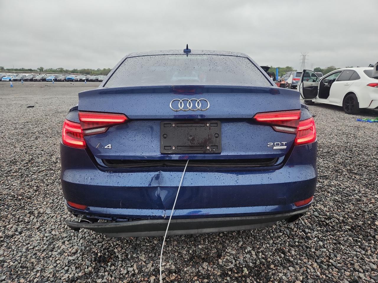 2017 Audi A4 Ultra Premium Синий vin: WAUGMAF47HN035892