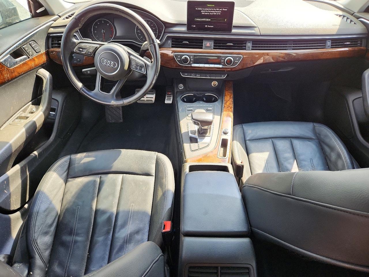 2017 Audi A4 Premium Серебряный vin: WAUGNAF43HN015779