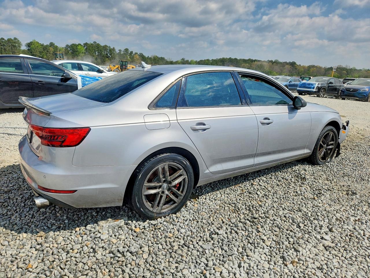 2017 Audi A4 Premium Серебряный vin: WAUGNAF43HN015779