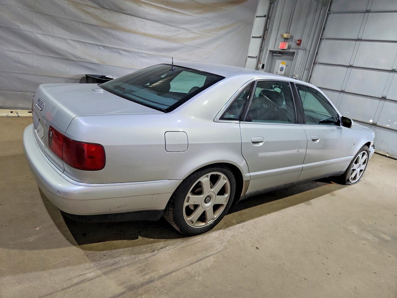2001 Audi S8 Quattro Silver vin: WAUGU54D31N012917
