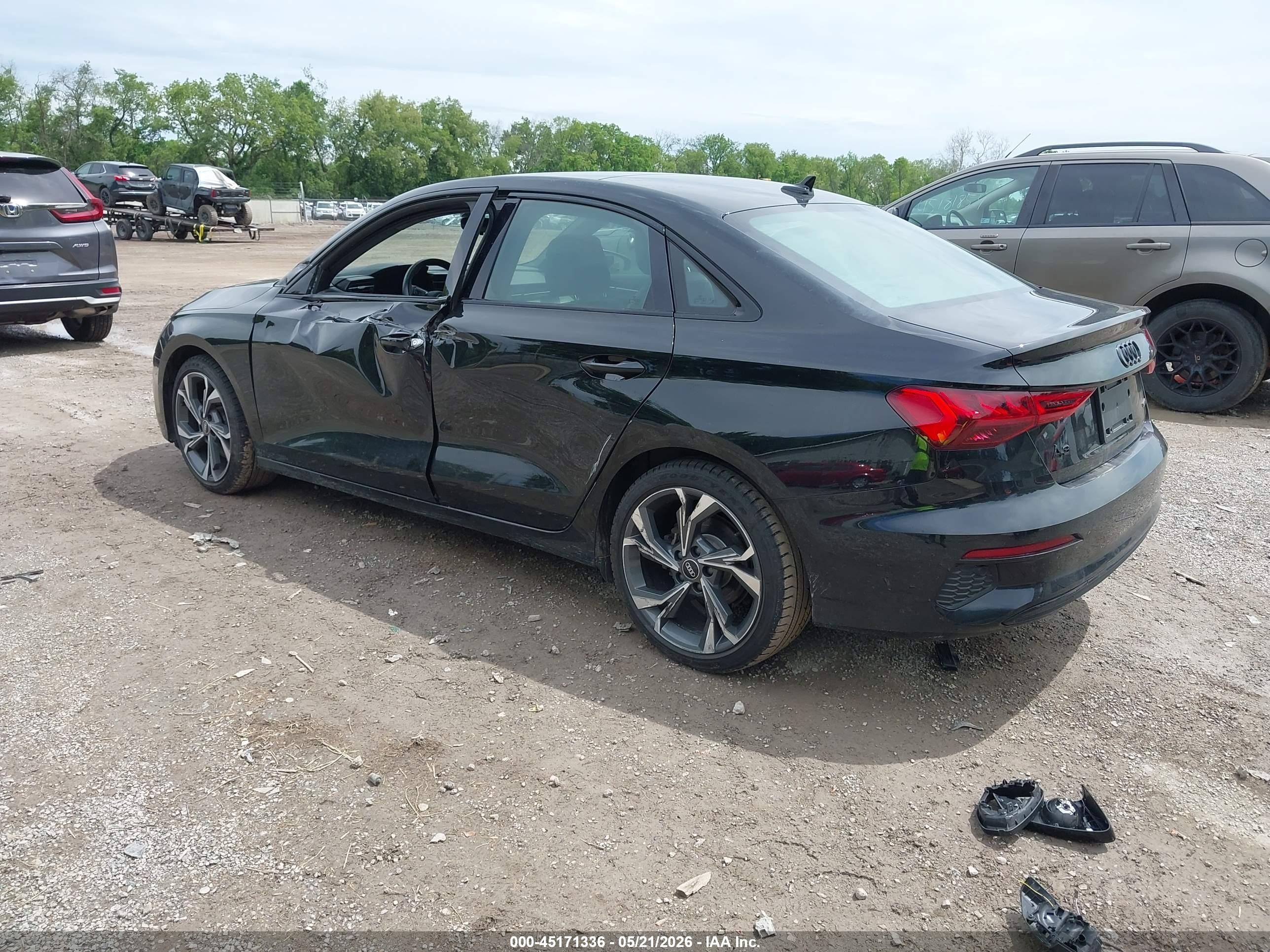 2022 Audi A3 Premium 40 Tfsi Quattro S Tronic Черный vin: WAUGUDGY4NA105421