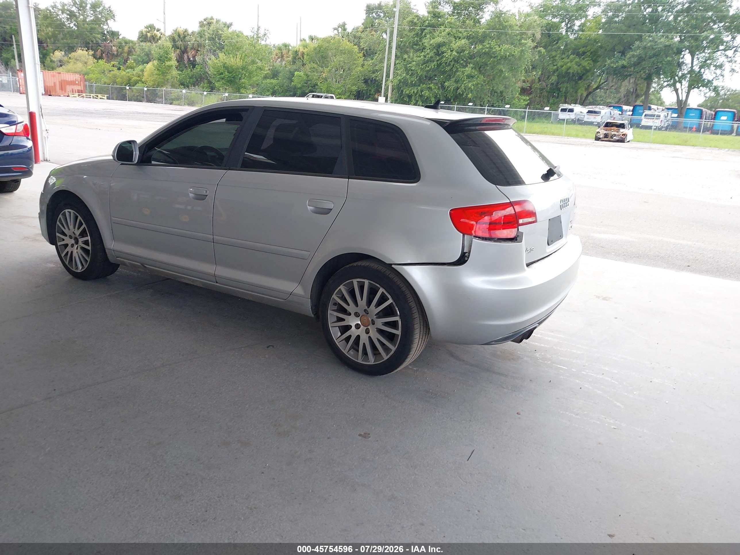 2009 Audi A3 2.0t Silver vin: WAUHE78P89A137626