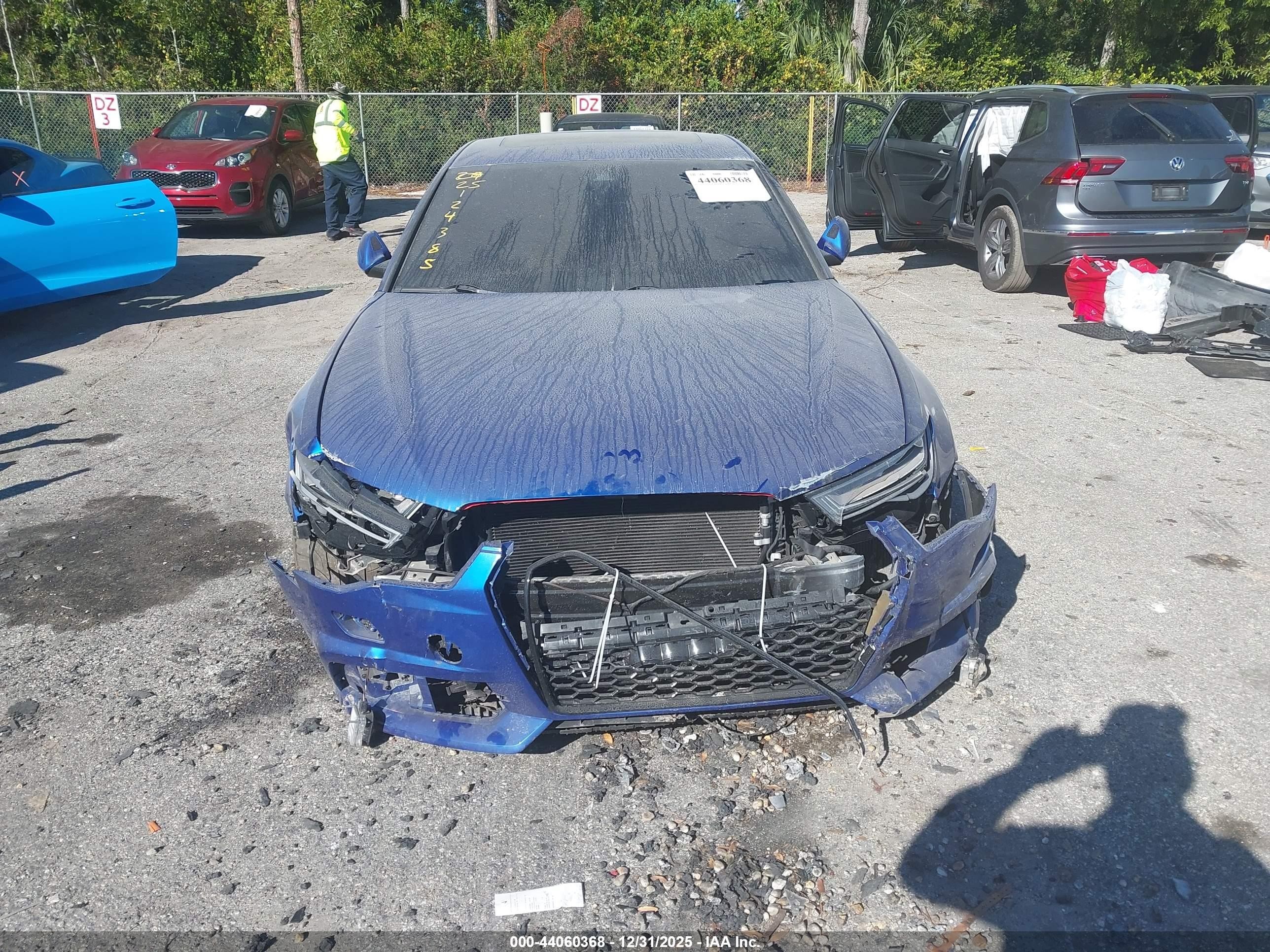 2018 Audi S6 4.0t Premium Plus Синий vin: WAUHFAFC4JN086584