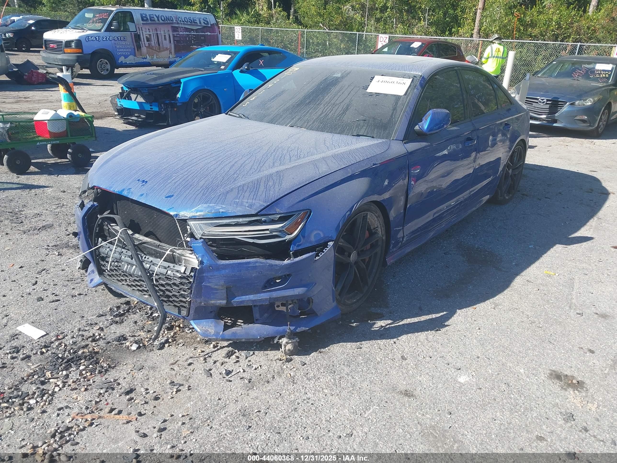 2018 Audi S6 4.0t Premium Plus Синий vin: WAUHFAFC4JN086584