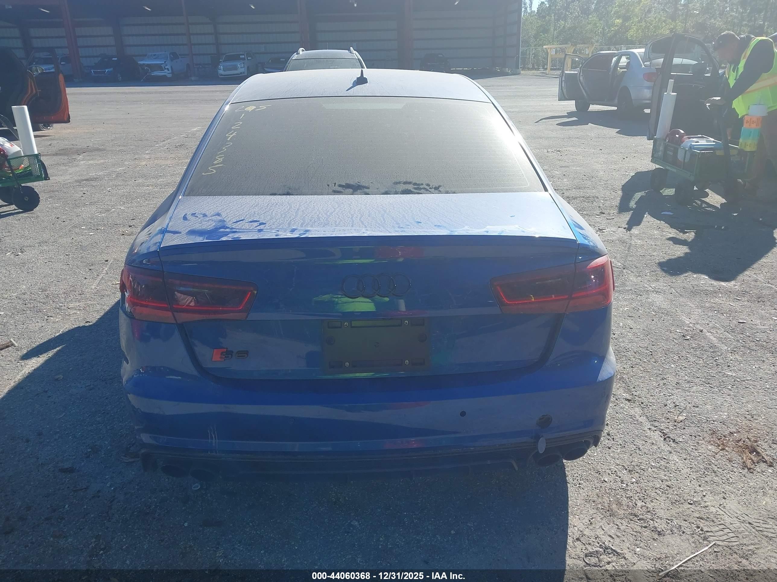 2018 Audi S6 4.0t Premium Plus Синий vin: WAUHFAFC4JN086584