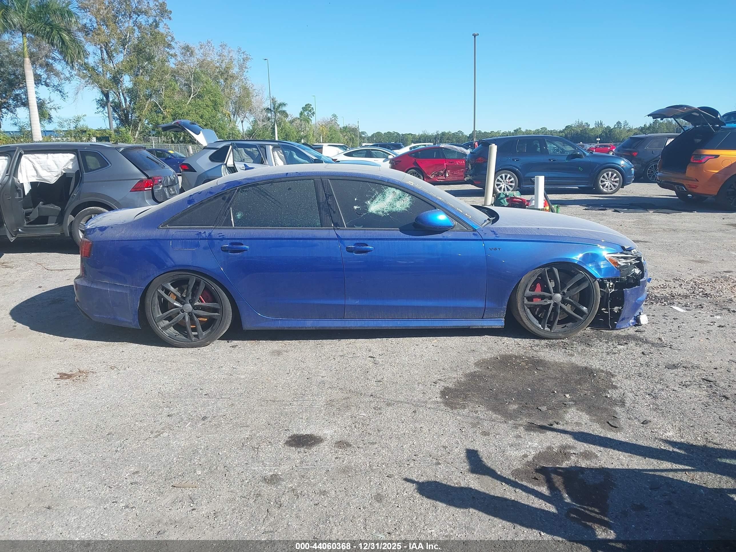 2018 Audi S6 4.0t Premium Plus Синий vin: WAUHFAFC4JN086584