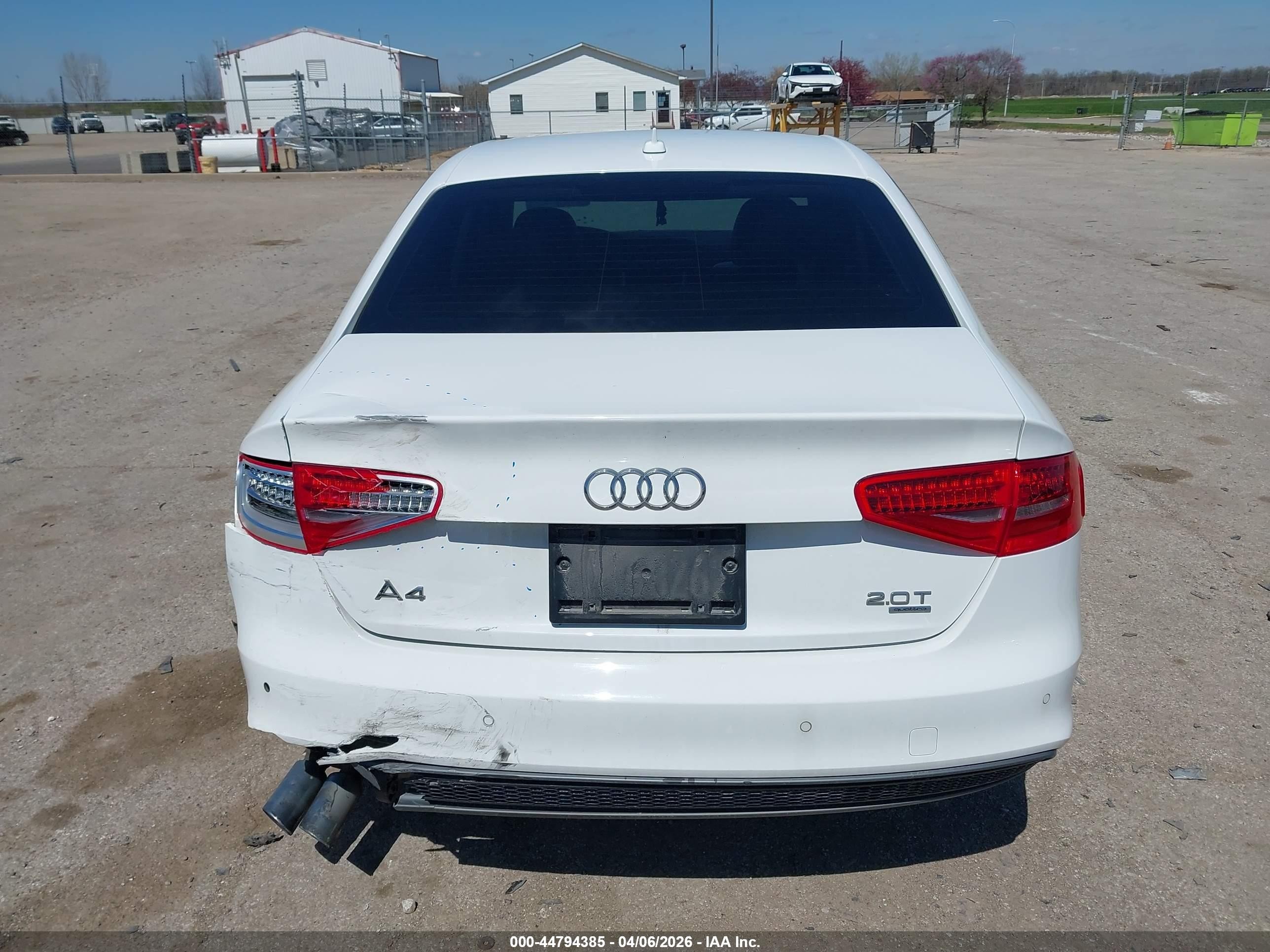 2015 Audi A4 2.0t Premium White vin: WAUHFAFL2FN014497
