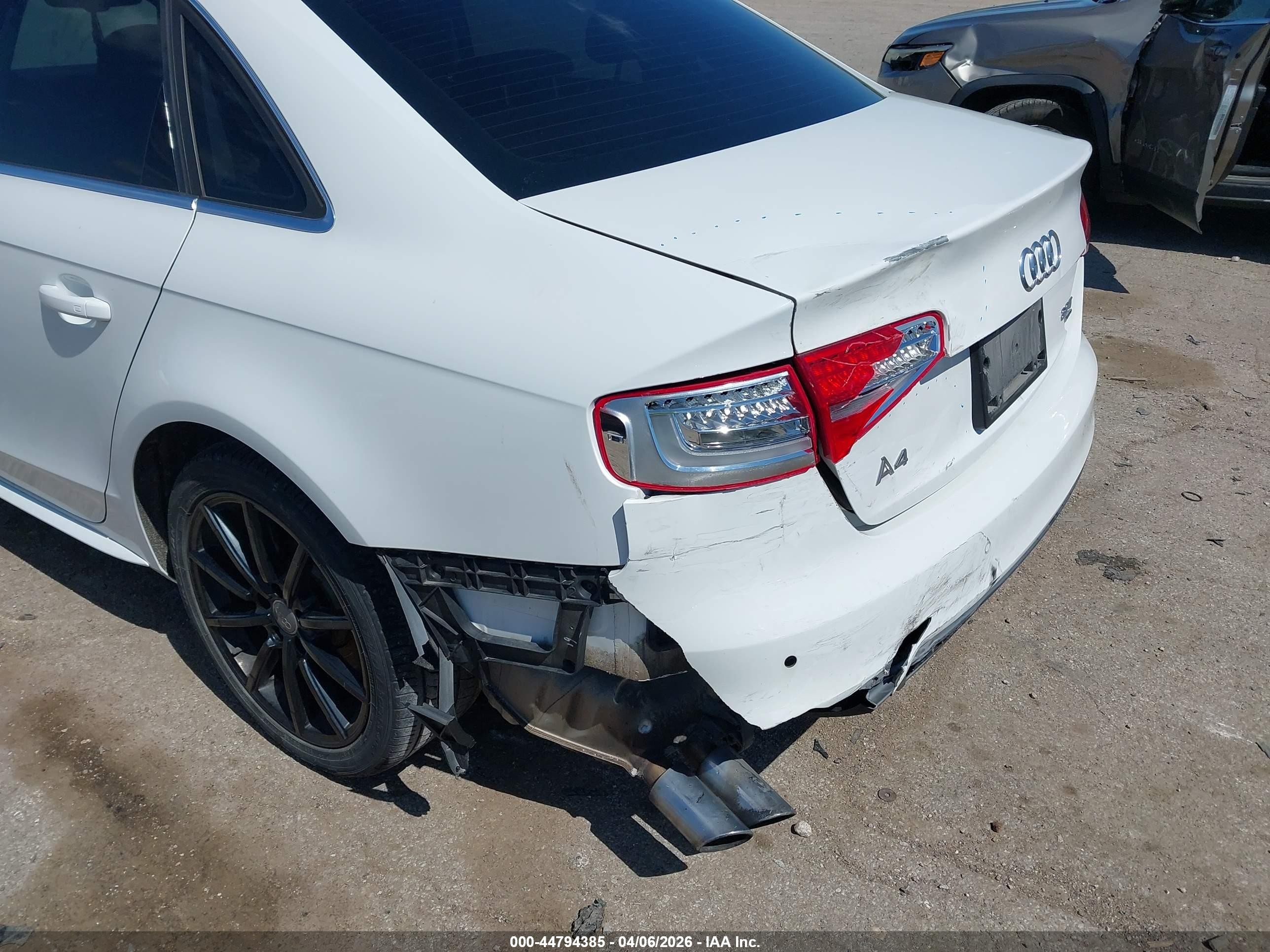 2015 Audi A4 2.0t Premium White vin: WAUHFAFL2FN014497
