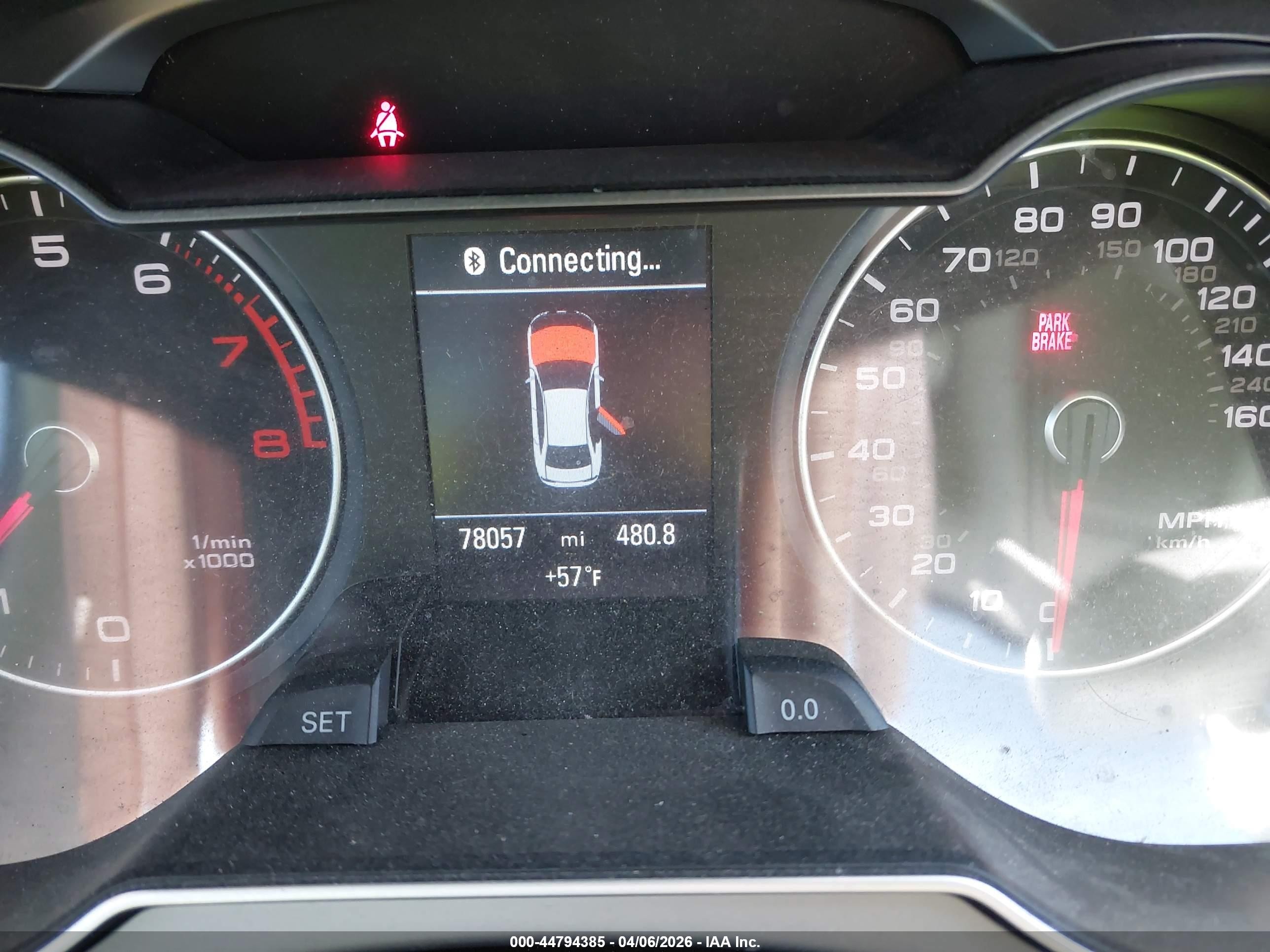 2015 Audi A4 2.0t Premium White vin: WAUHFAFL2FN014497