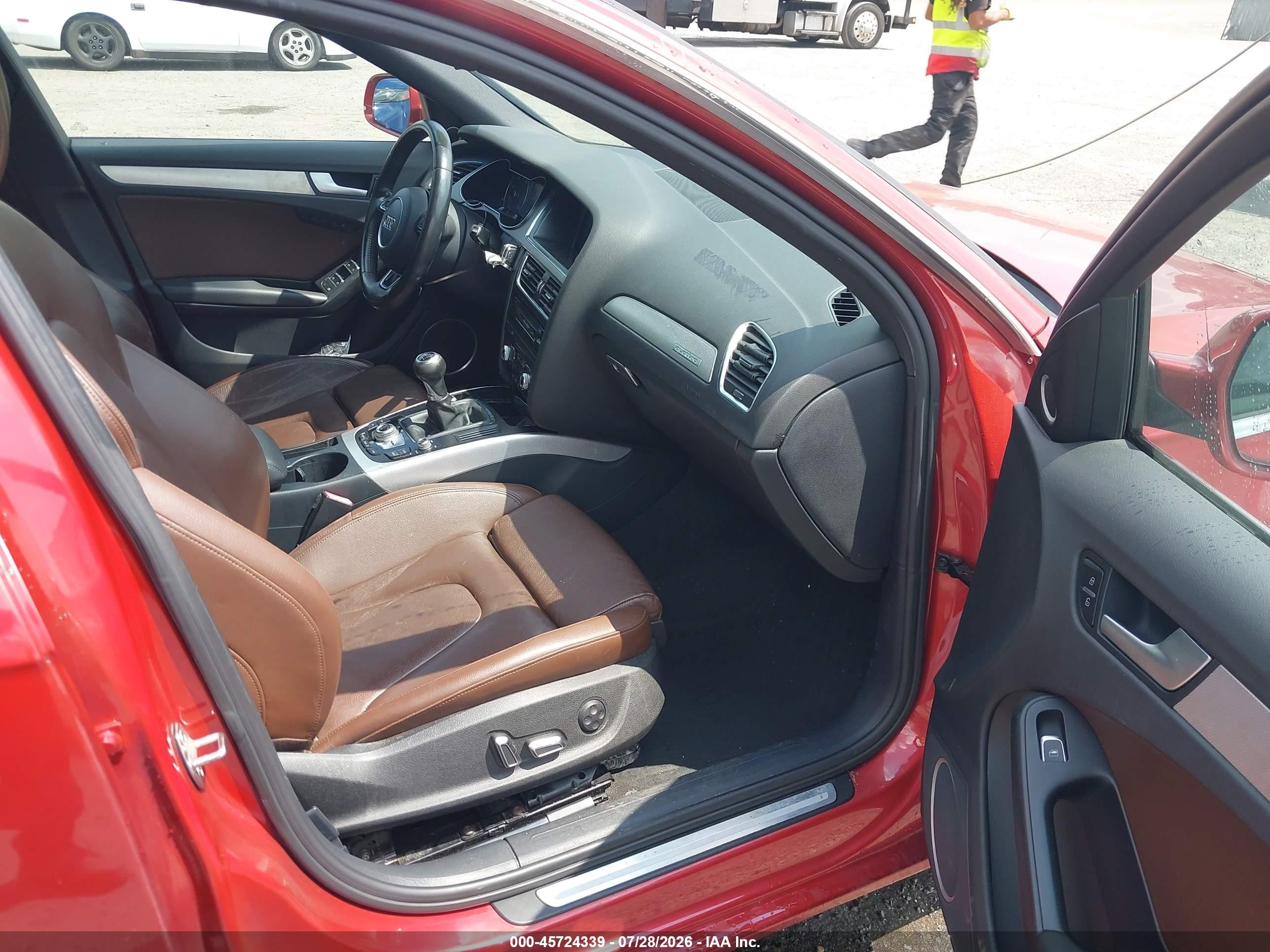 2013 Audi A4 2.0t Premium Оранжевый vin: WAUHFAFL4DA170027