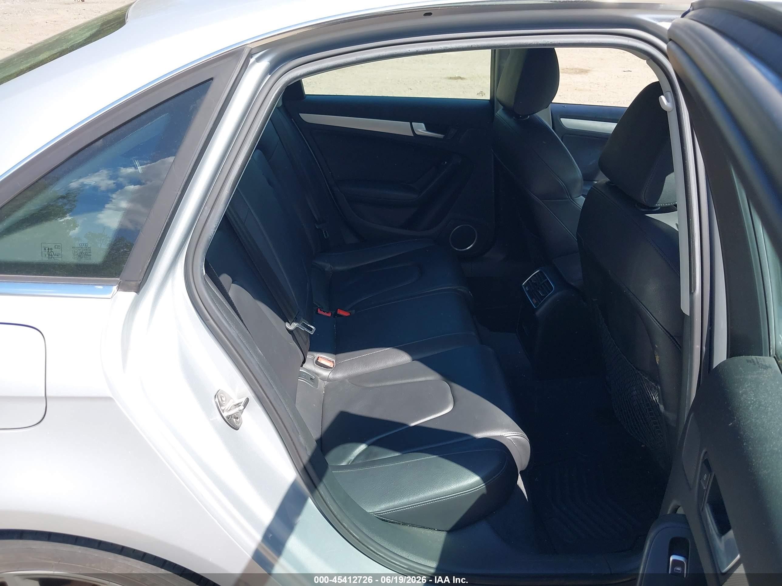 2014 Audi A4 2.0t Premium Silver vin: WAUHFAFL8EN019055