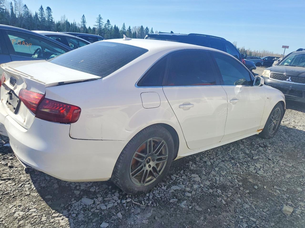 2013 Audi A4 Premium White vin: WAUHFCFL7DA182443