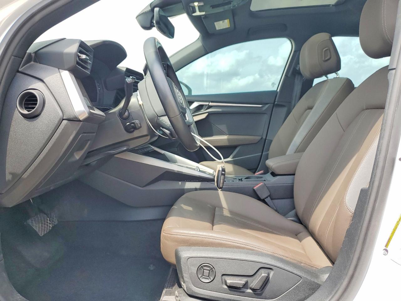 2024 Audi A3 Premium Plus White vin: WAUHUDGY7RA014864