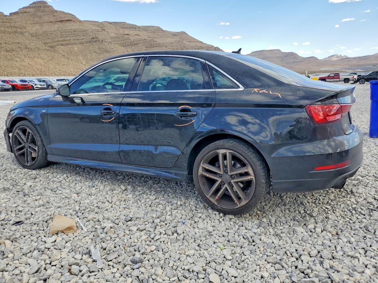 2018 Audi A3 Premium Plus Черный vin: WAUJ8GFFXJ1019309