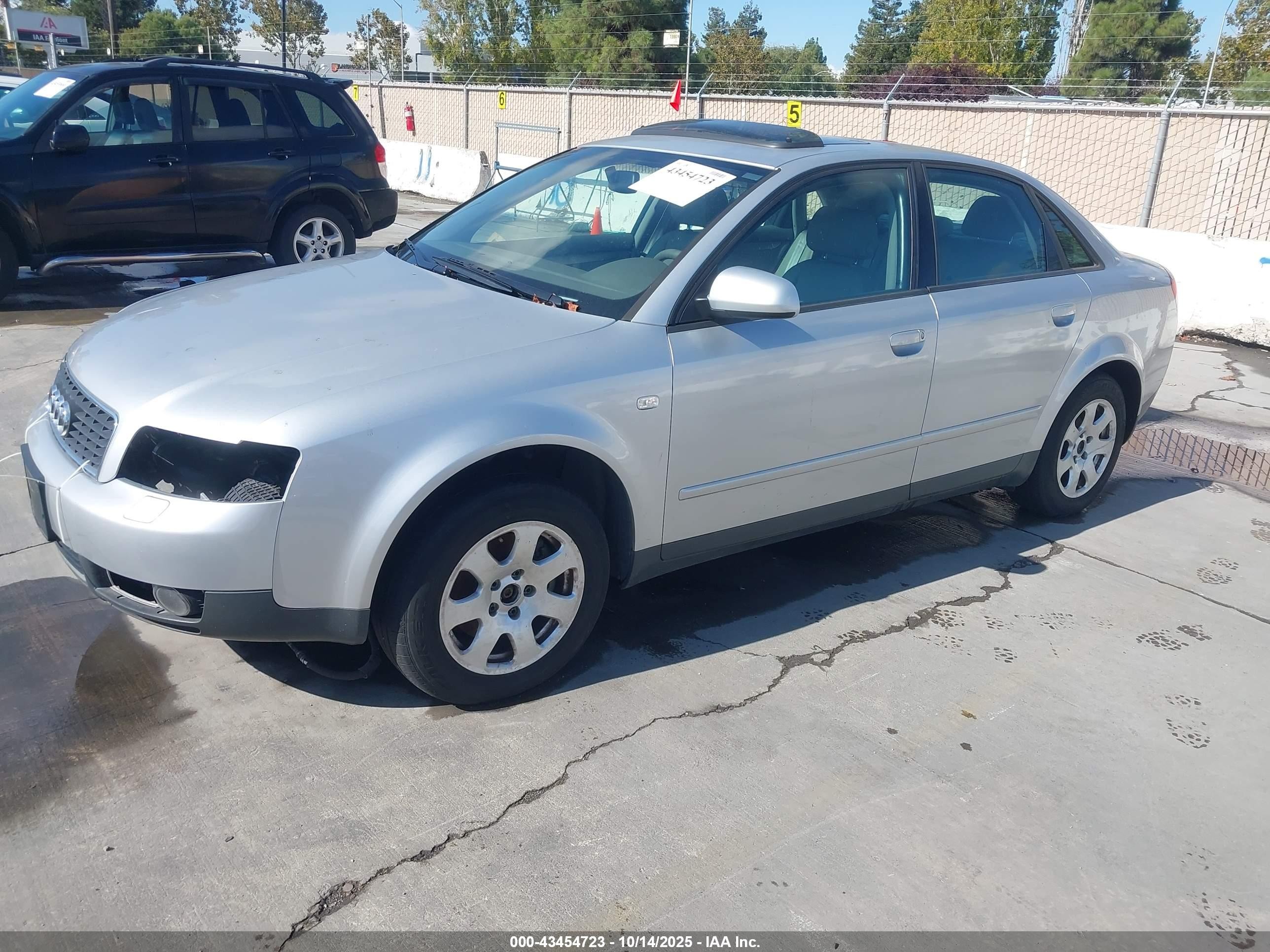 2002 Audi A4 1.8t Серебряный vin: WAUJC68E72A175810