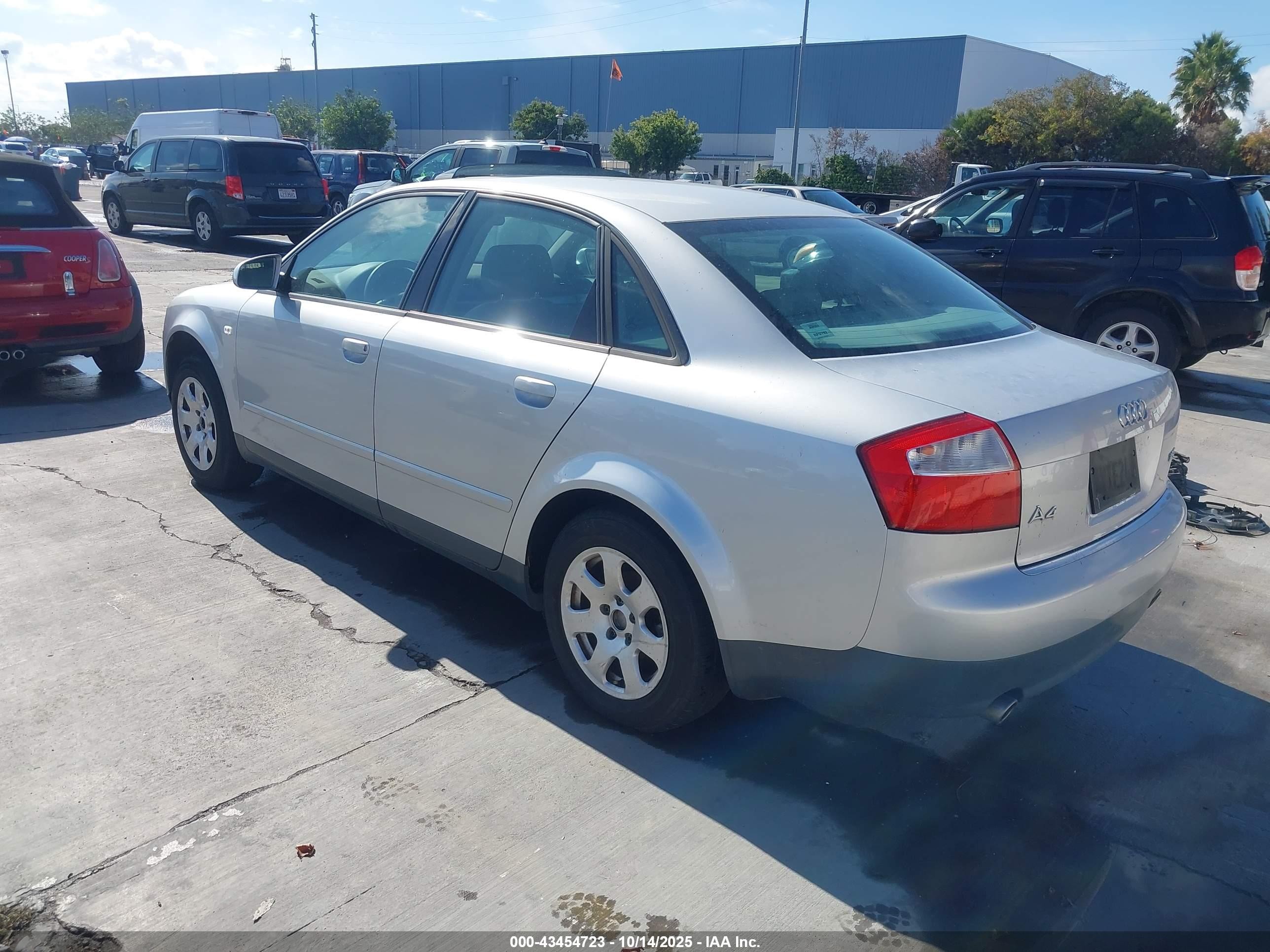 2002 Audi A4 1.8t Серебряный vin: WAUJC68E72A175810