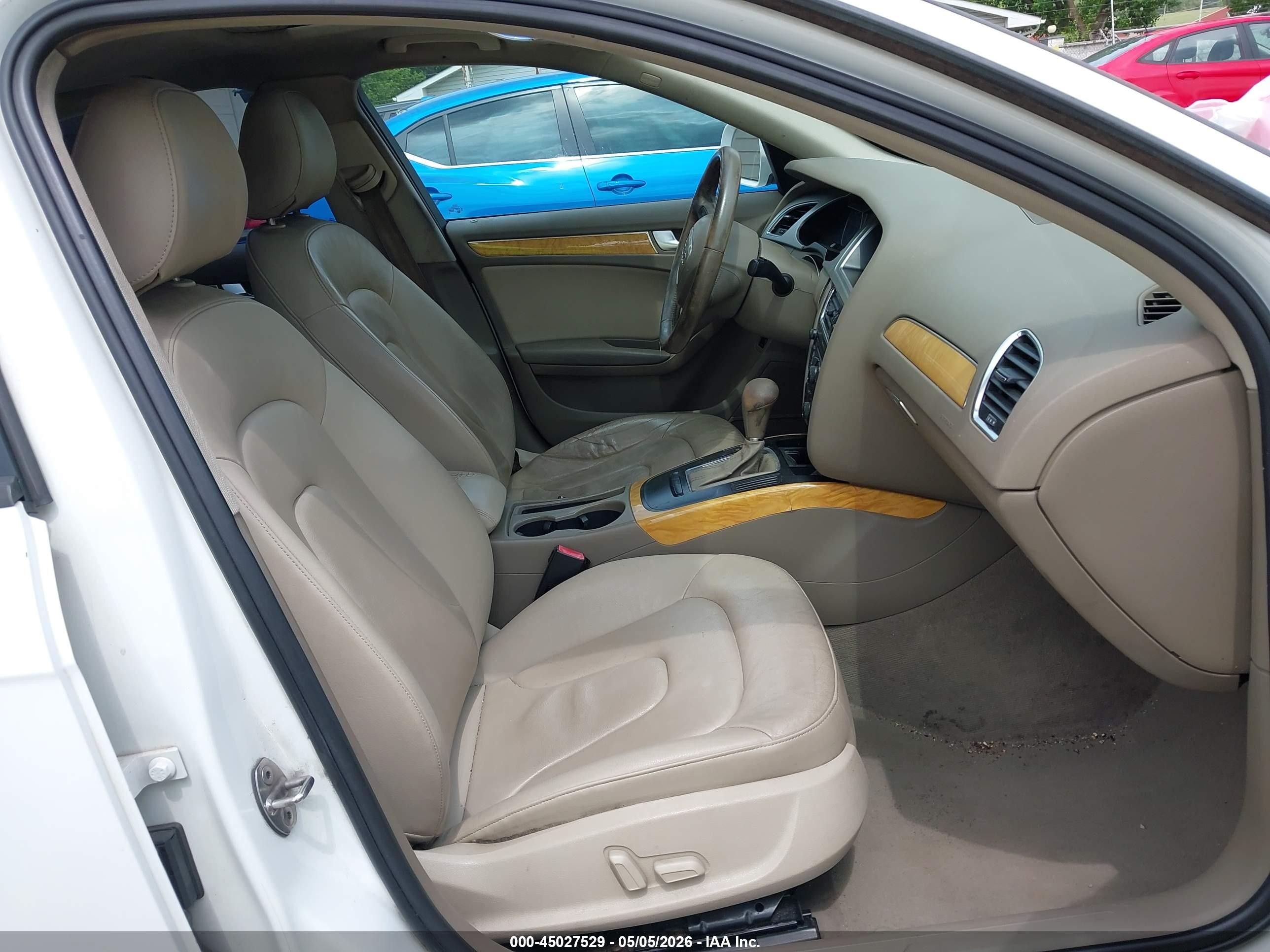 2009 Audi A4 2.0t Premium Белый vin: WAUJF78K09N049701