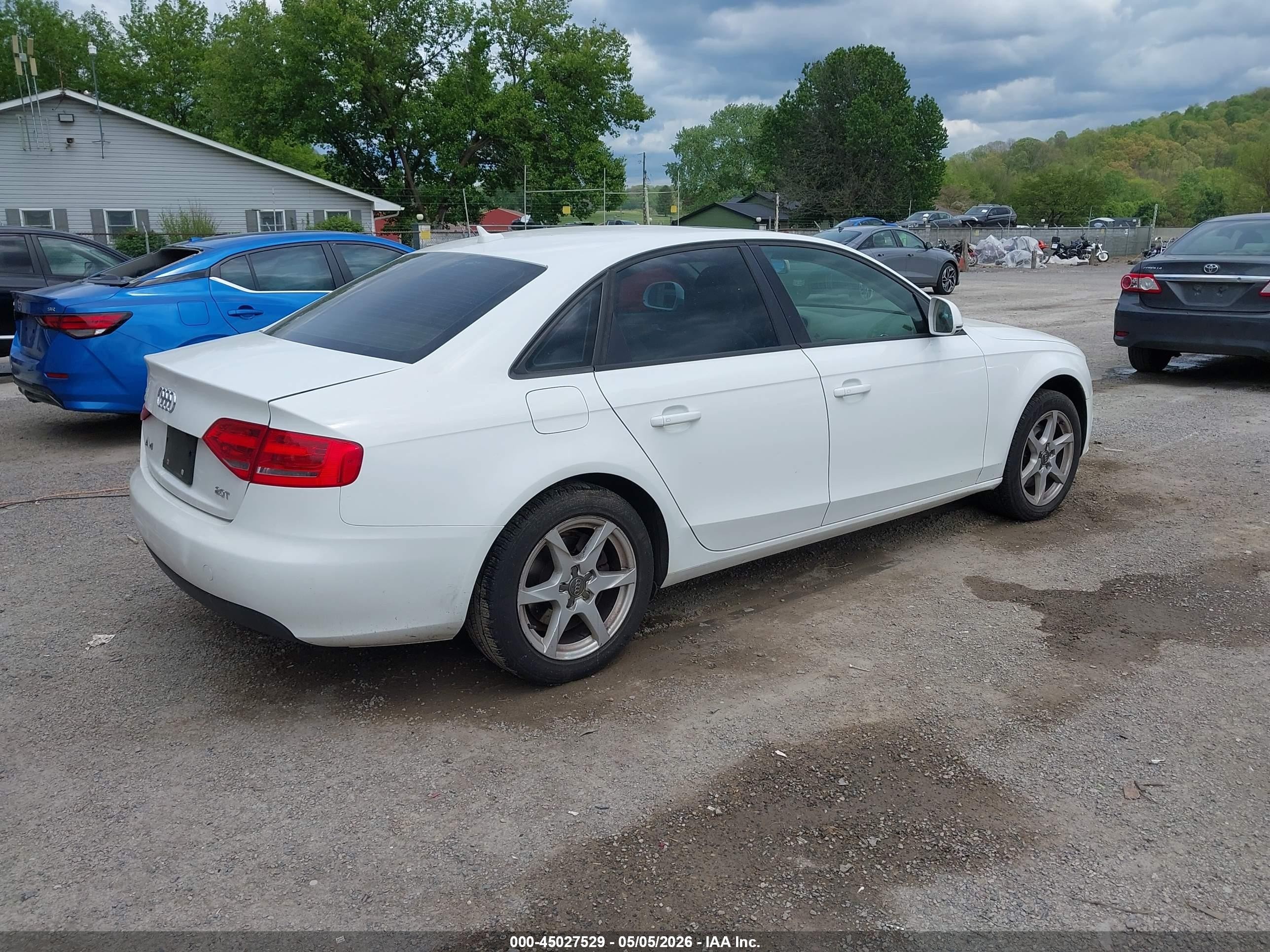 2009 Audi A4 2.0t Premium Белый vin: WAUJF78K09N049701