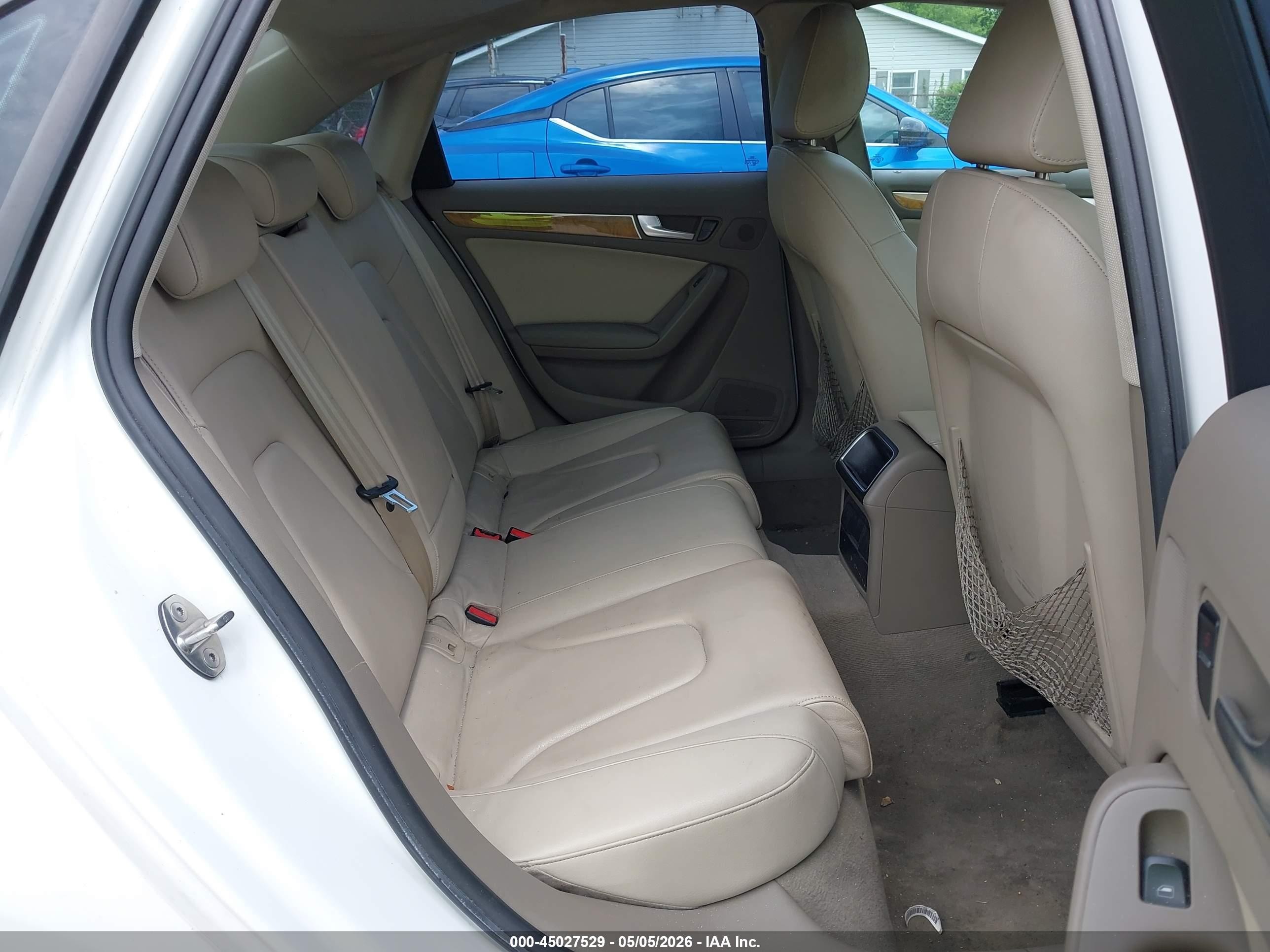 2009 Audi A4 2.0t Premium Белый vin: WAUJF78K09N049701