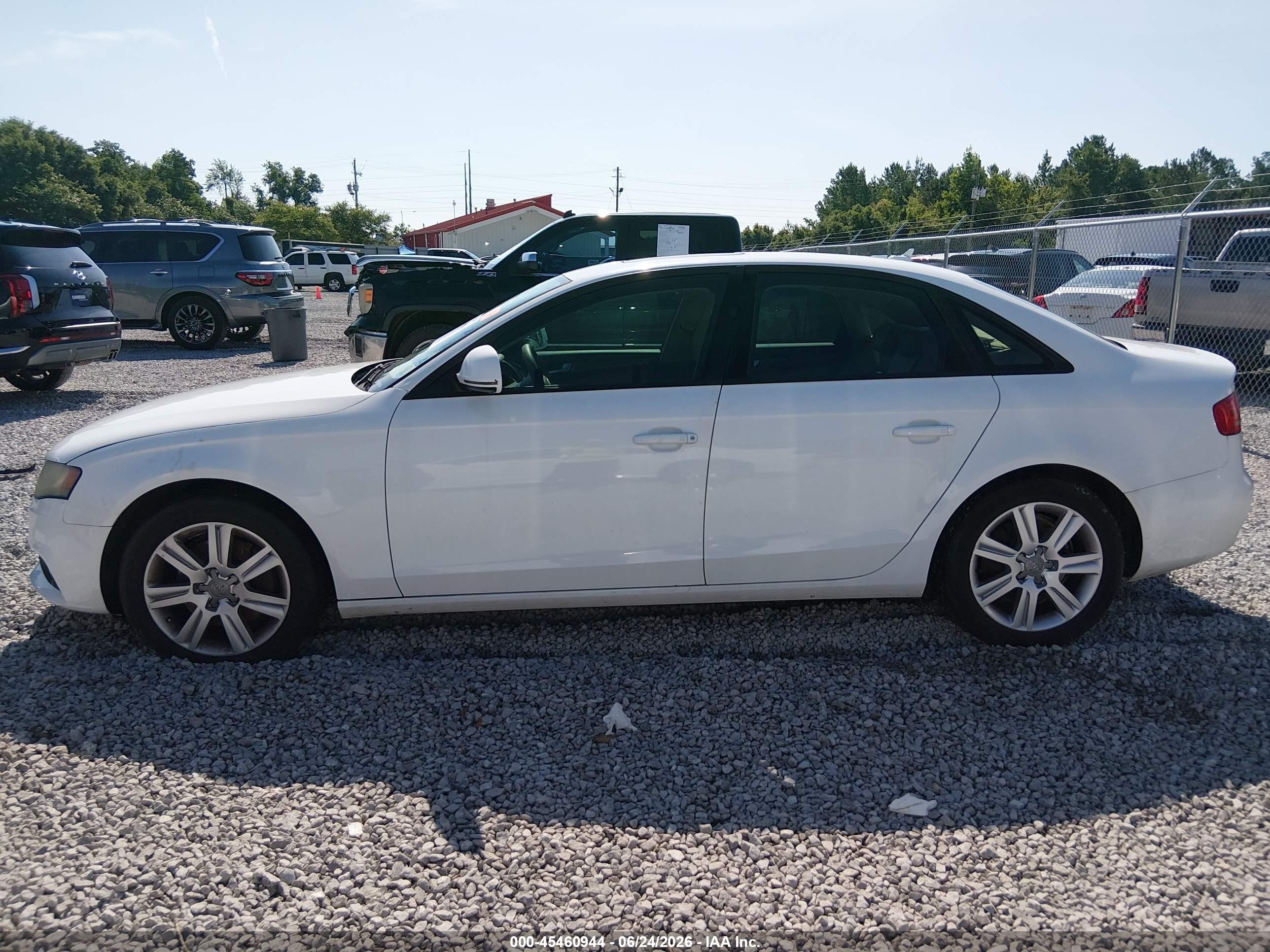 2009 Audi A4 2.0t Premium White vin: WAUJF78K89N065497