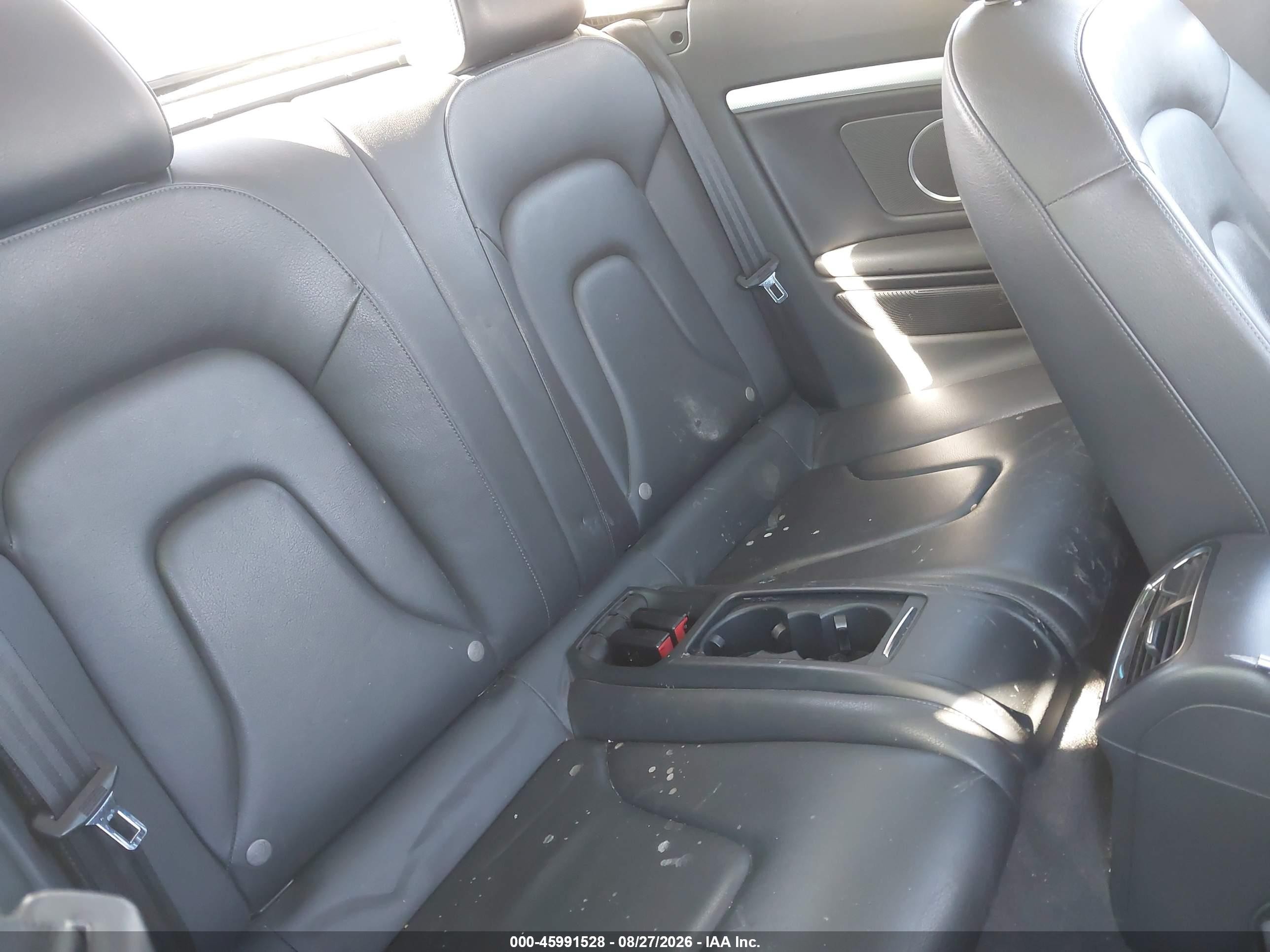 2010 Audi A5 2.0t Premium Gray vin: WAUJFAFH1AN014061