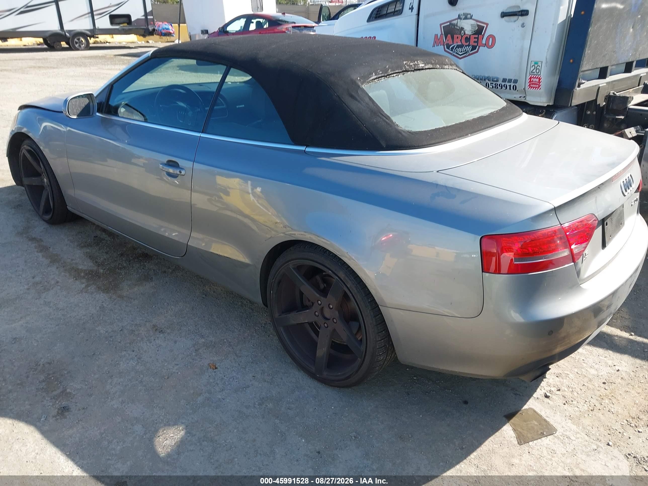 2010 Audi A5 2.0t Premium Gray vin: WAUJFAFH1AN014061