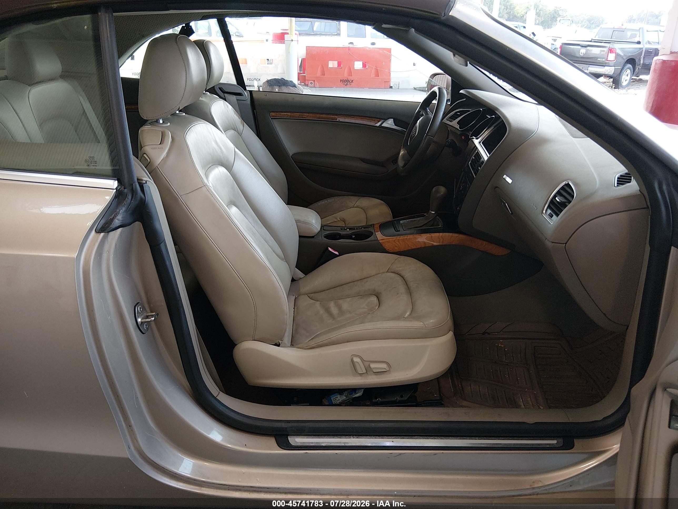 2010 Audi A5 2.0t Premium Gold vin: WAUJFAFH3AN010979