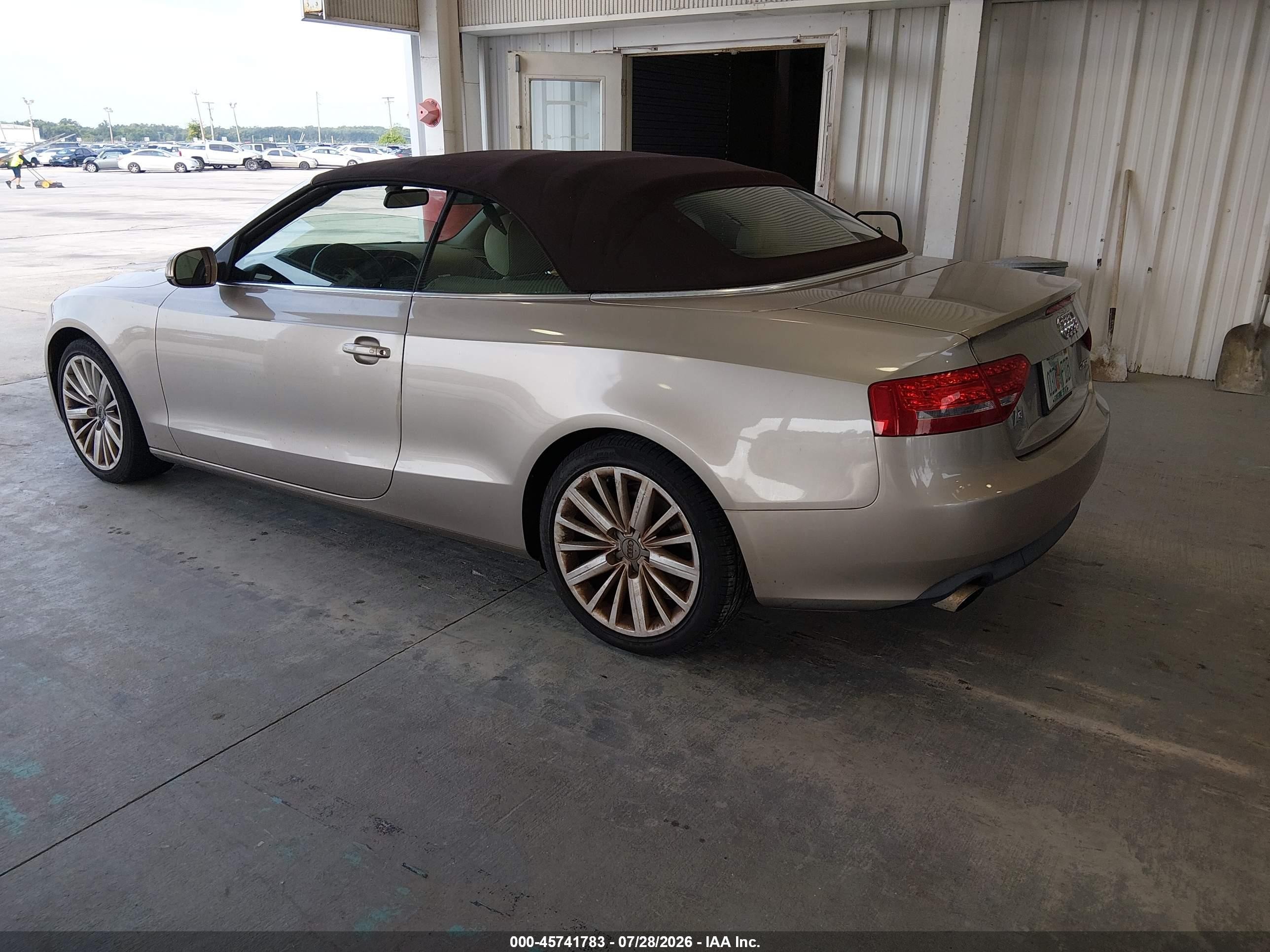 2010 Audi A5 2.0t Premium Gold vin: WAUJFAFH3AN010979