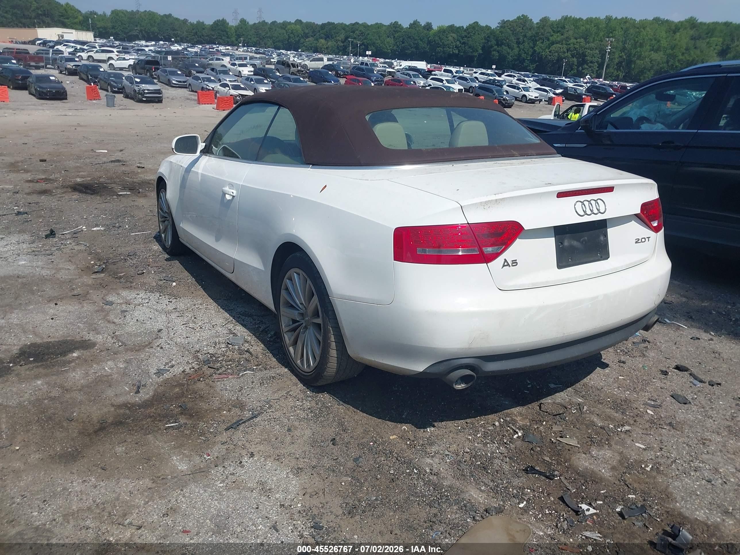 2010 Audi A5 2.0t Premium White vin: WAUJFAFH4AN024549