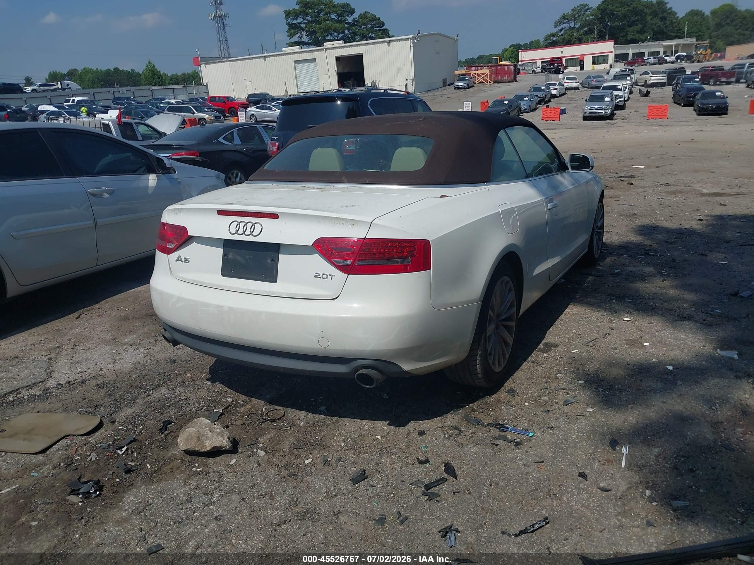 2010 Audi A5 2.0t Premium White vin: WAUJFAFH4AN024549