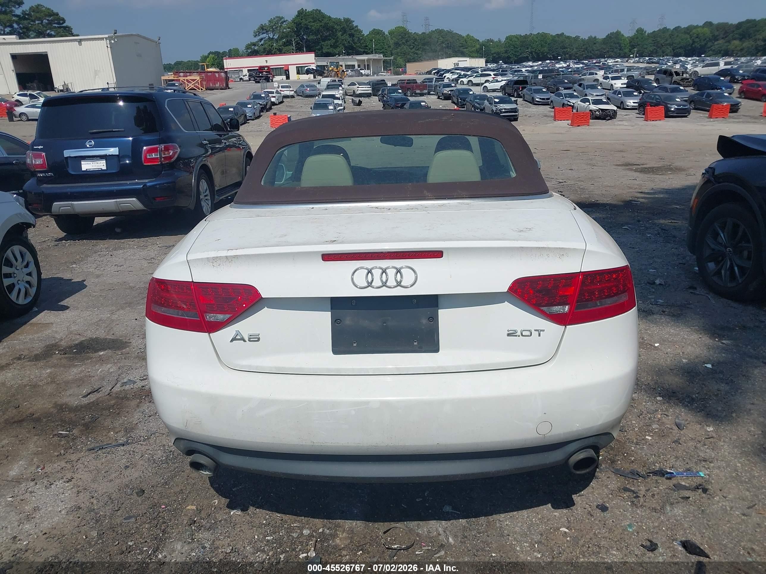 2010 Audi A5 2.0t Premium White vin: WAUJFAFH4AN024549