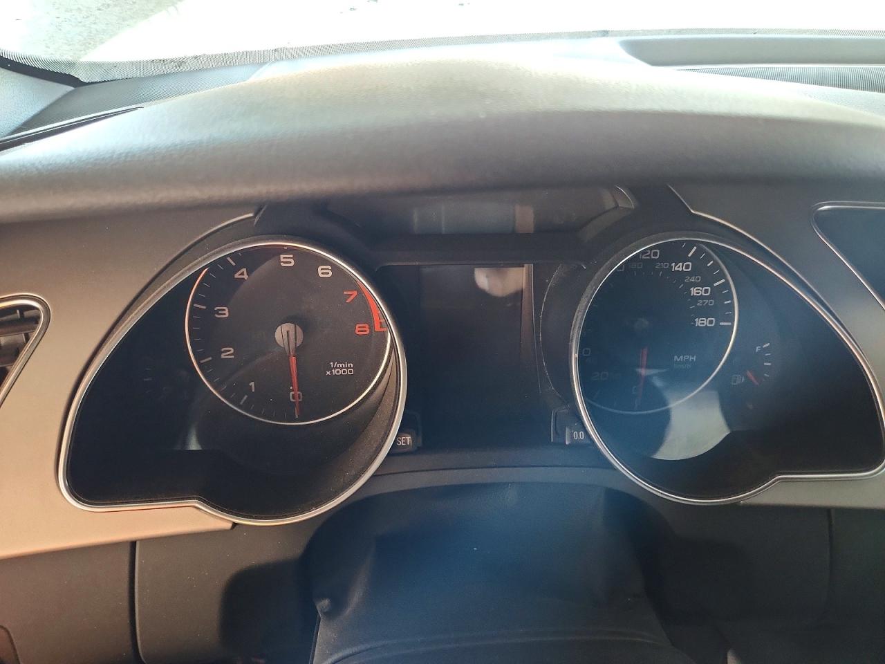 2010 Audi A5 Premium Plus Tan vin: WAUJFAFH5AN013091