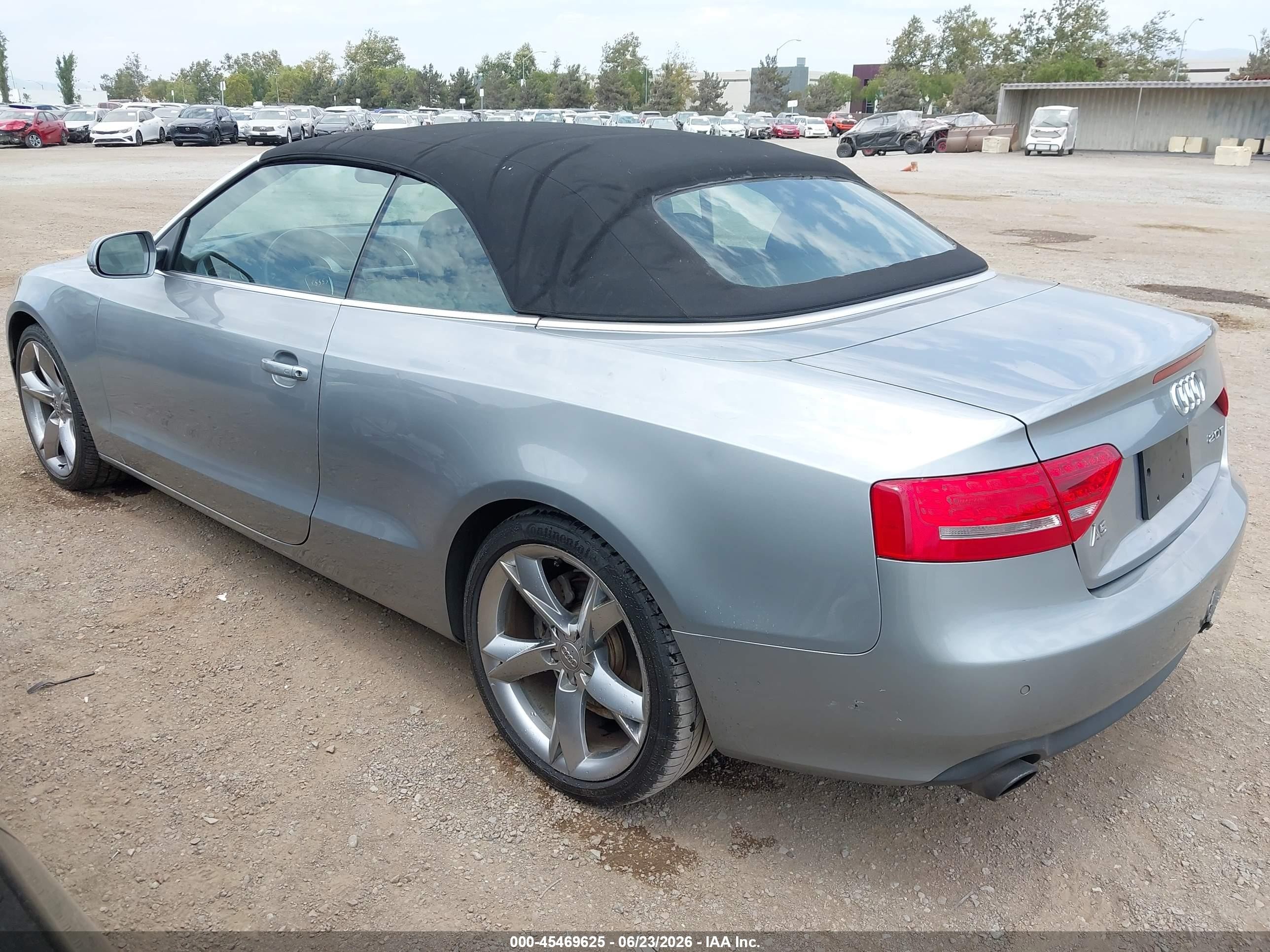 2011 Audi A5 2.0t Premium Gray vin: WAUJFAFH6BN009908