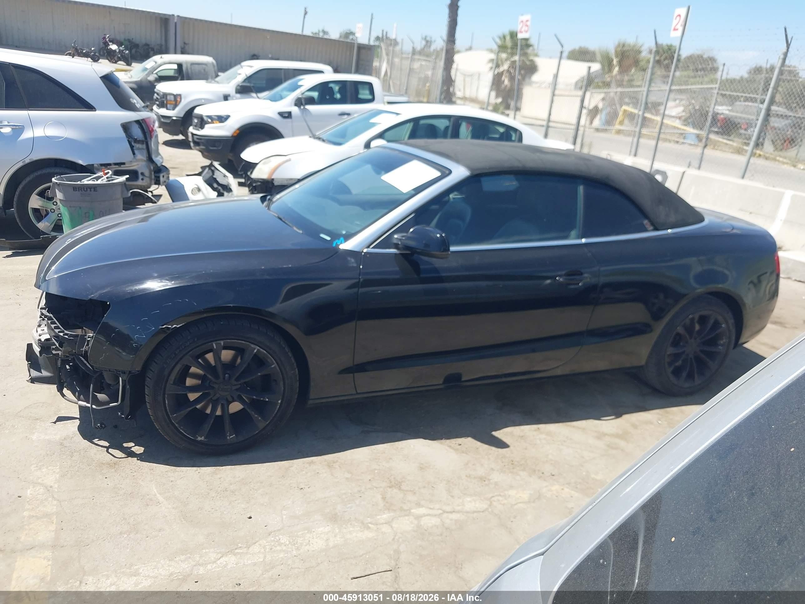 2014 Audi A5 2.0t Premium Черный vin: WAUJFAFH6EN003787